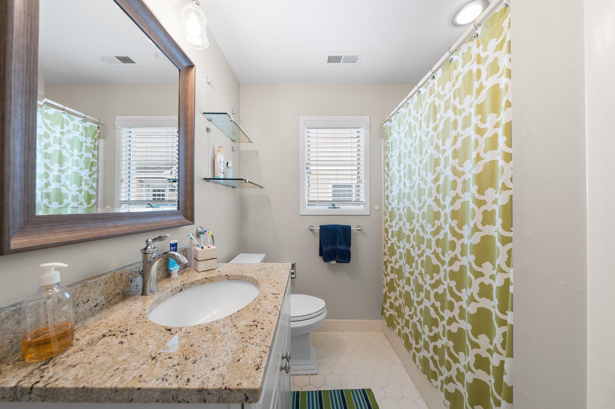 255 117th Street Unit: 2