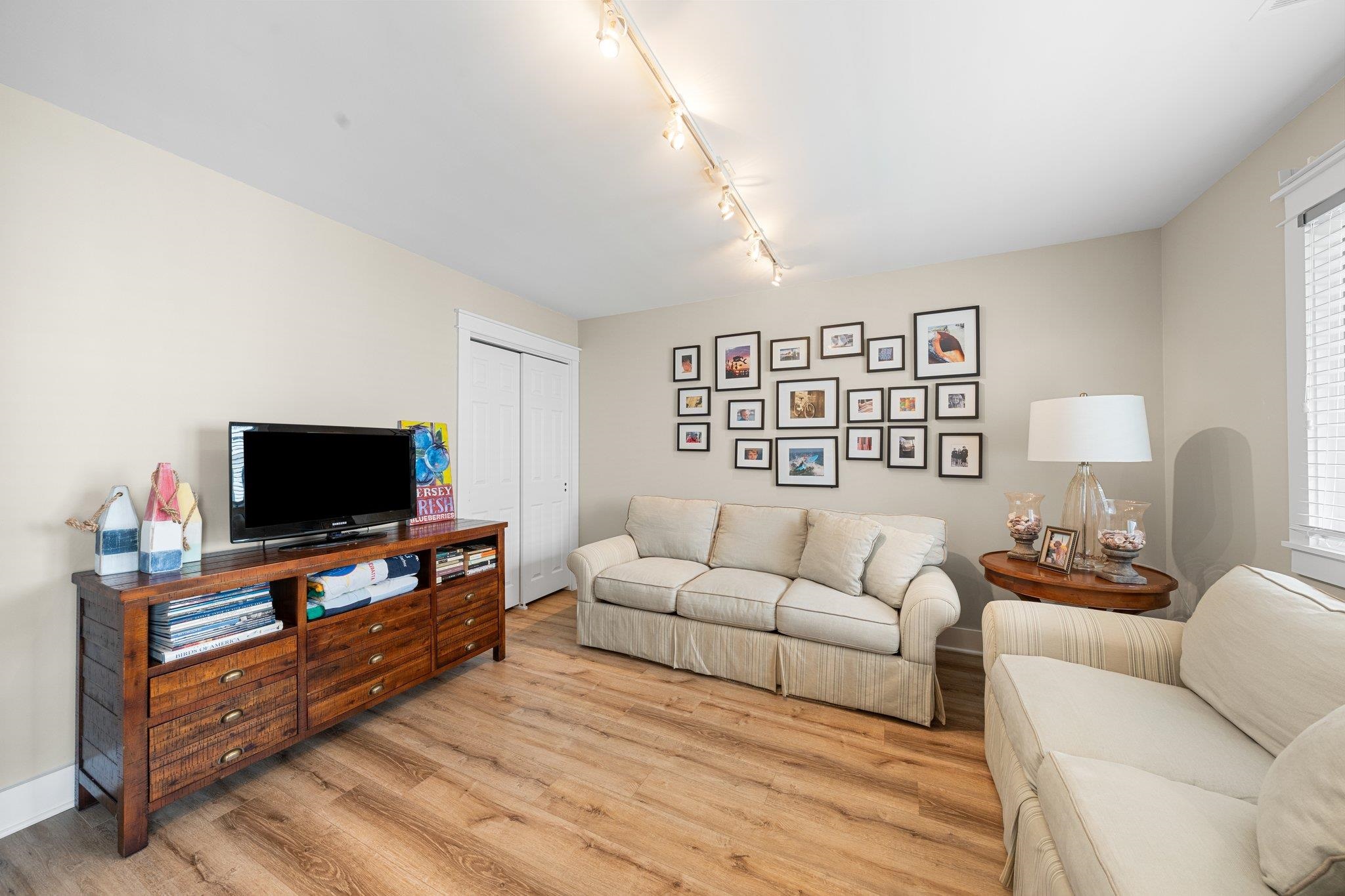 255 117th Street Unit: 2