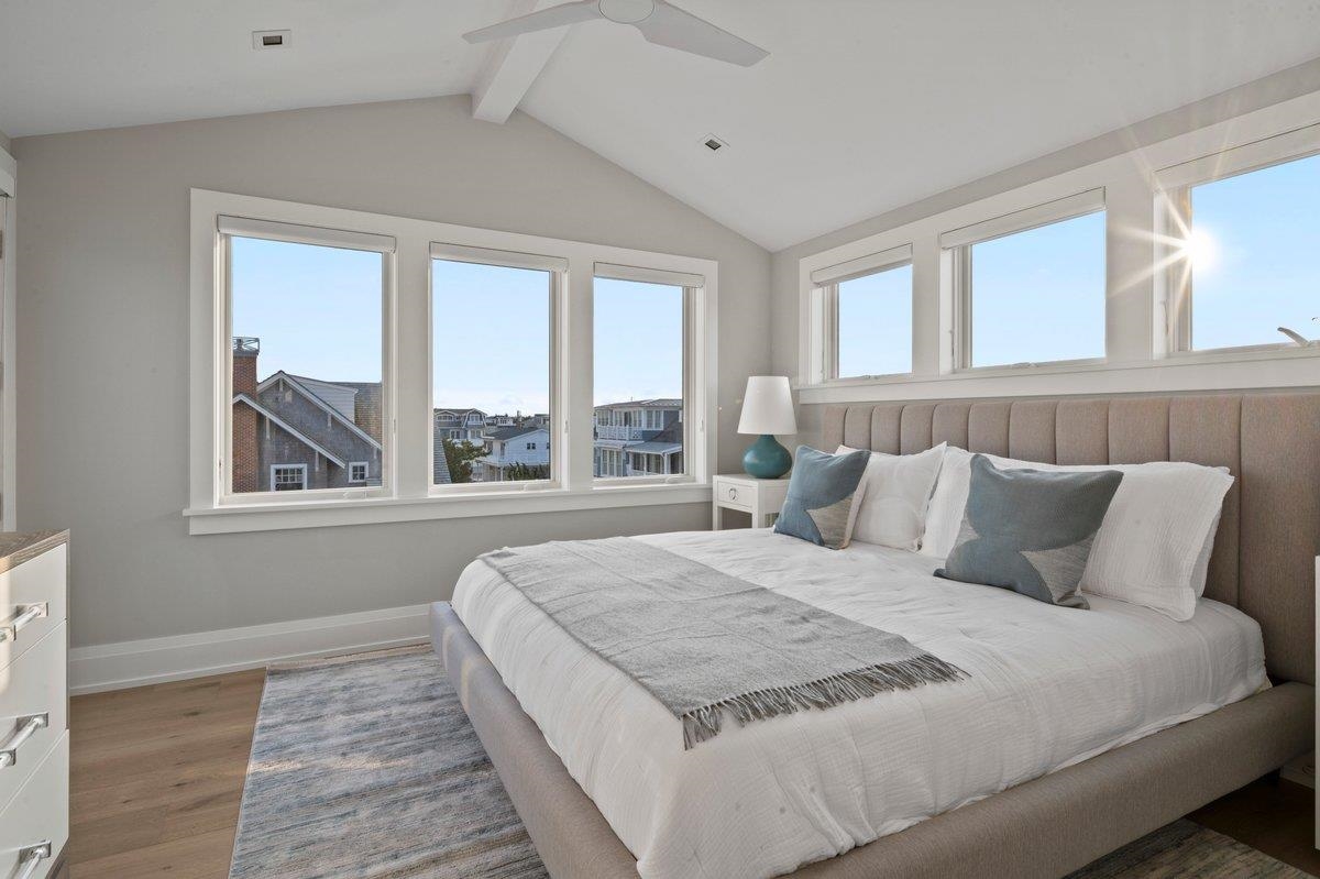 83 E 25th Street