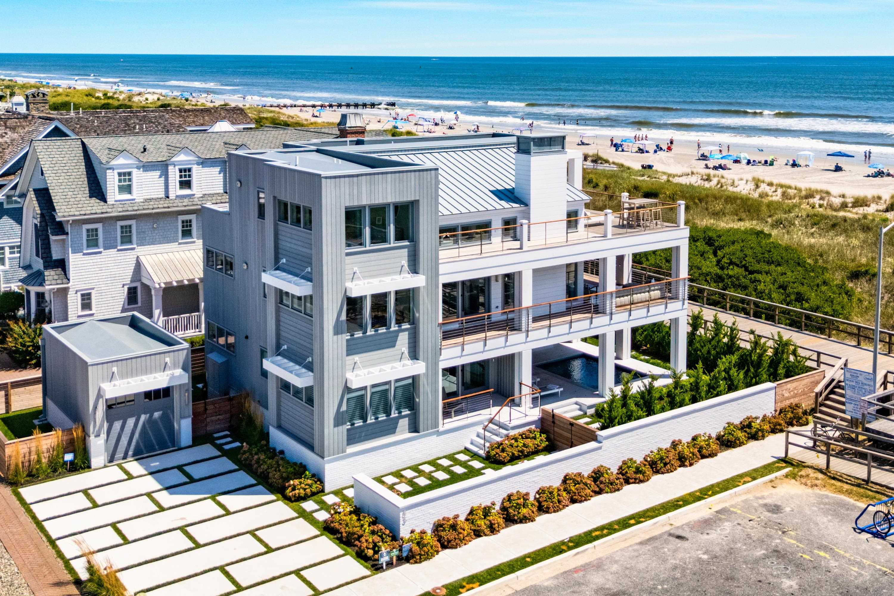 83 E 25th Street