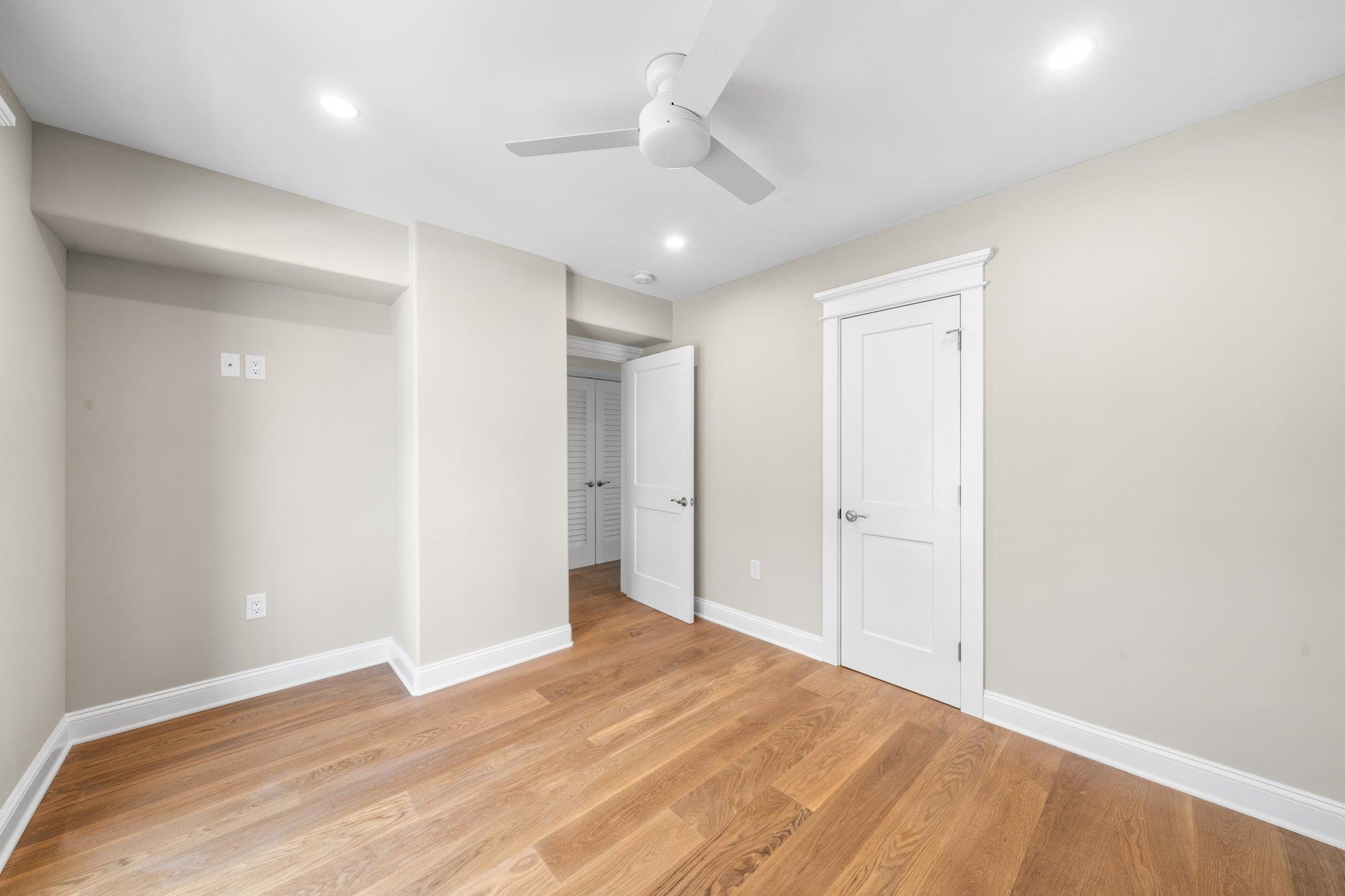 293 24th Street Unit: 293