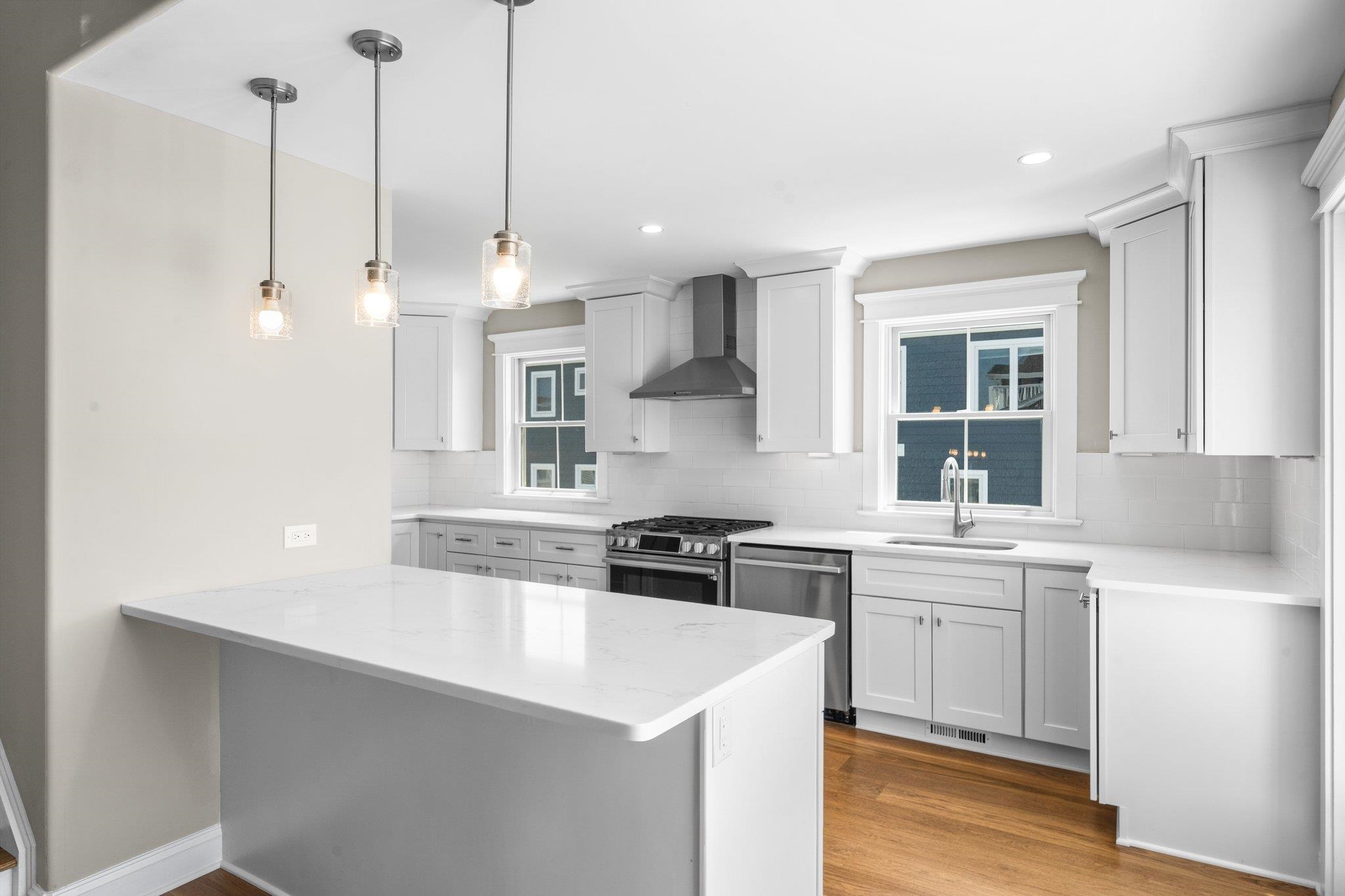 293 24th Street Unit: 293