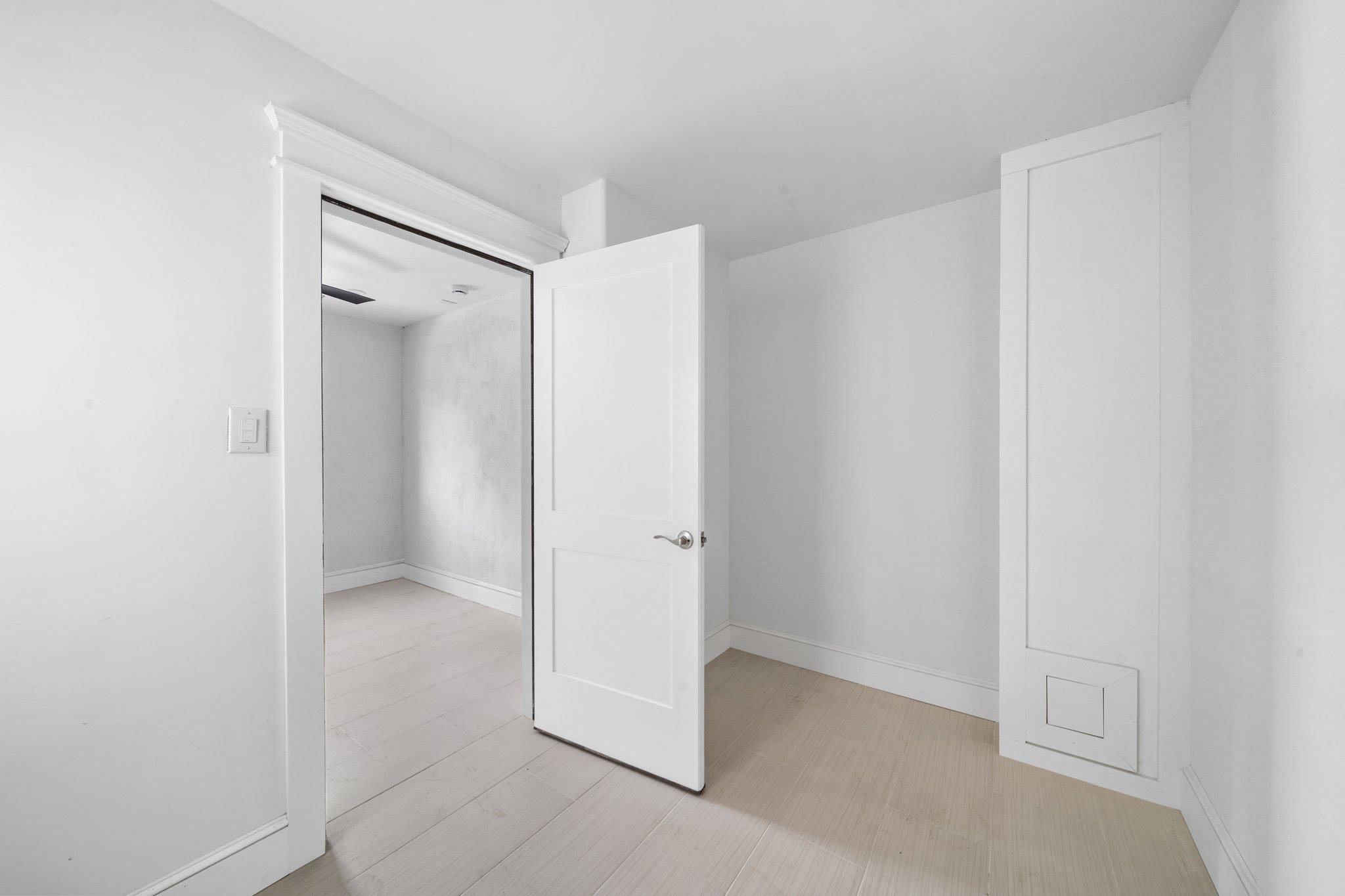 293 24th Street Unit: 293