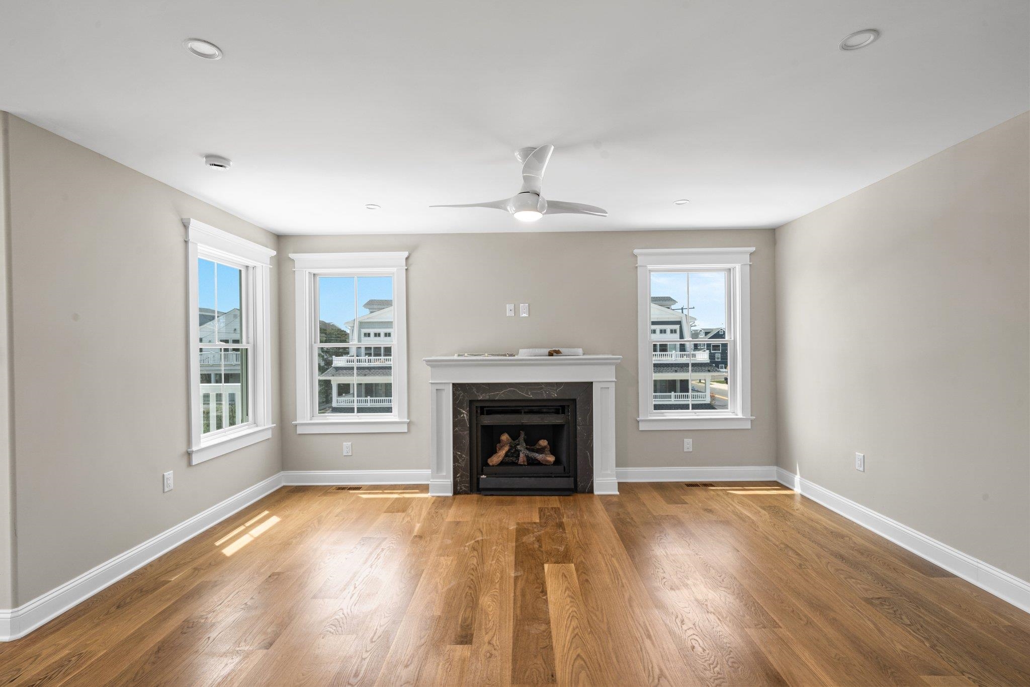 293 24th Street Unit: 293