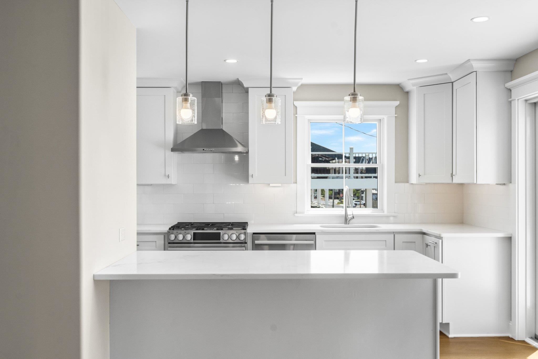 293 24th Street Unit: 293