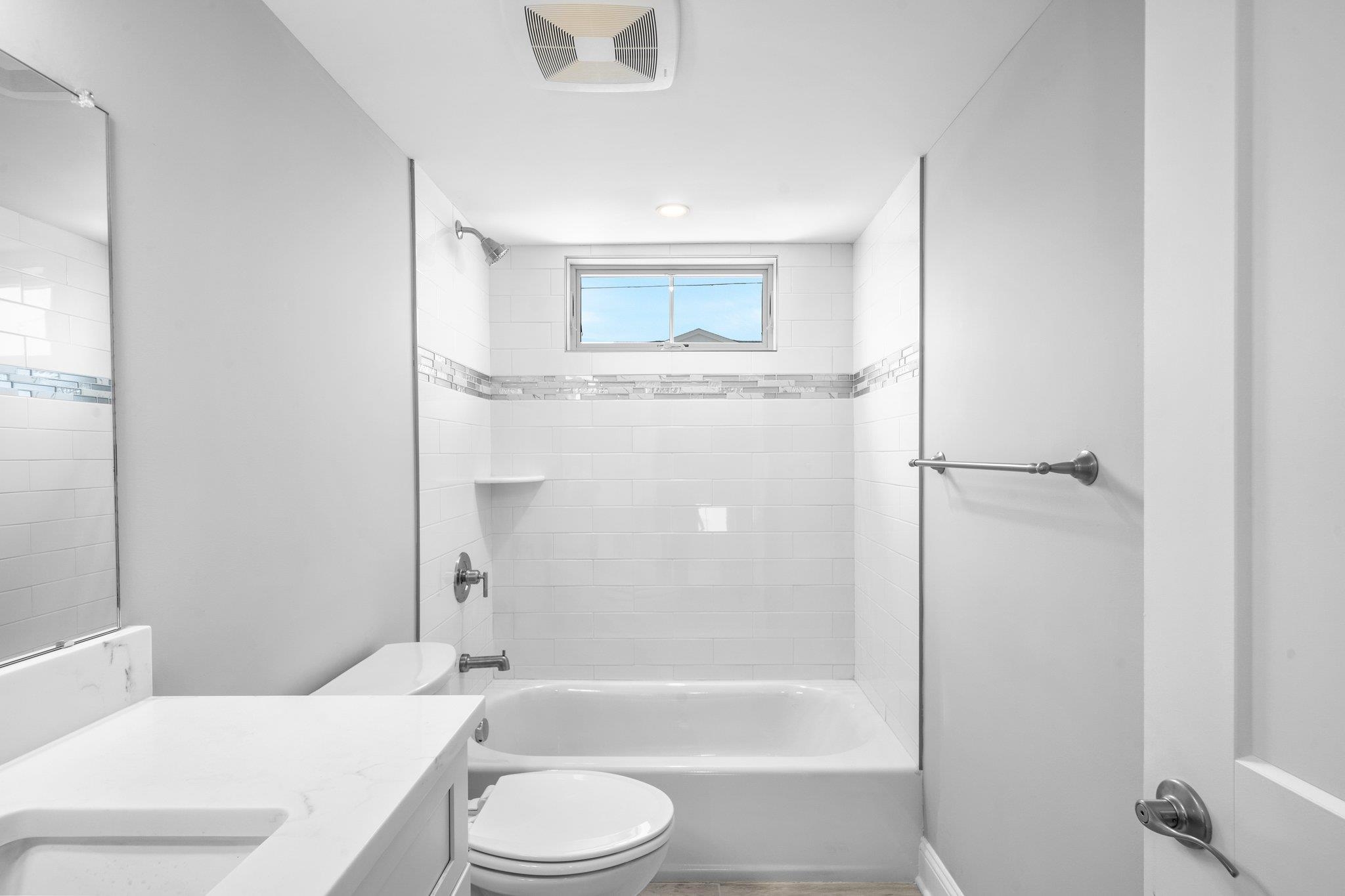 297 24th Street Unit: 297