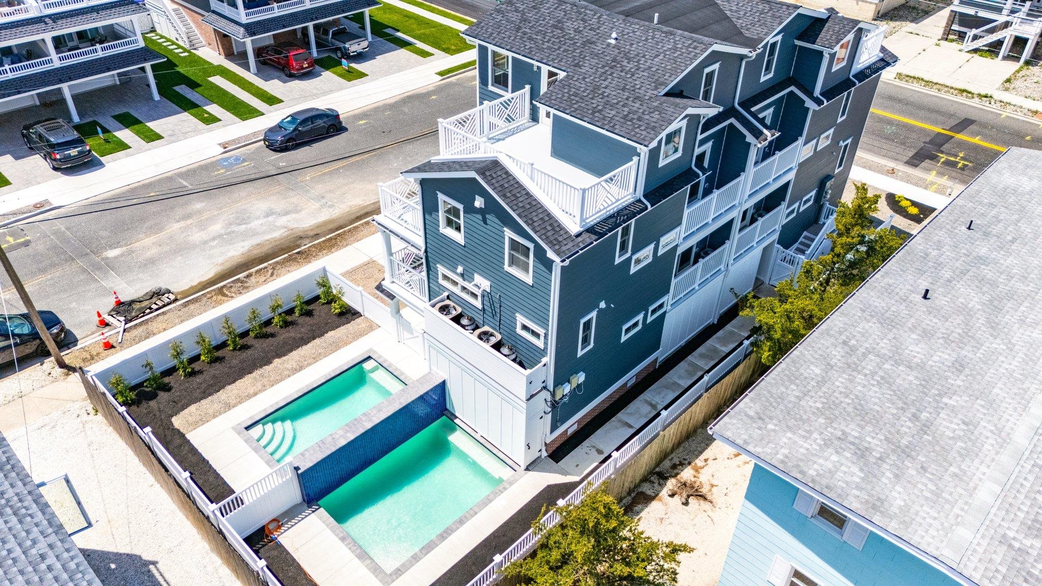 297 24th Street Unit: 297