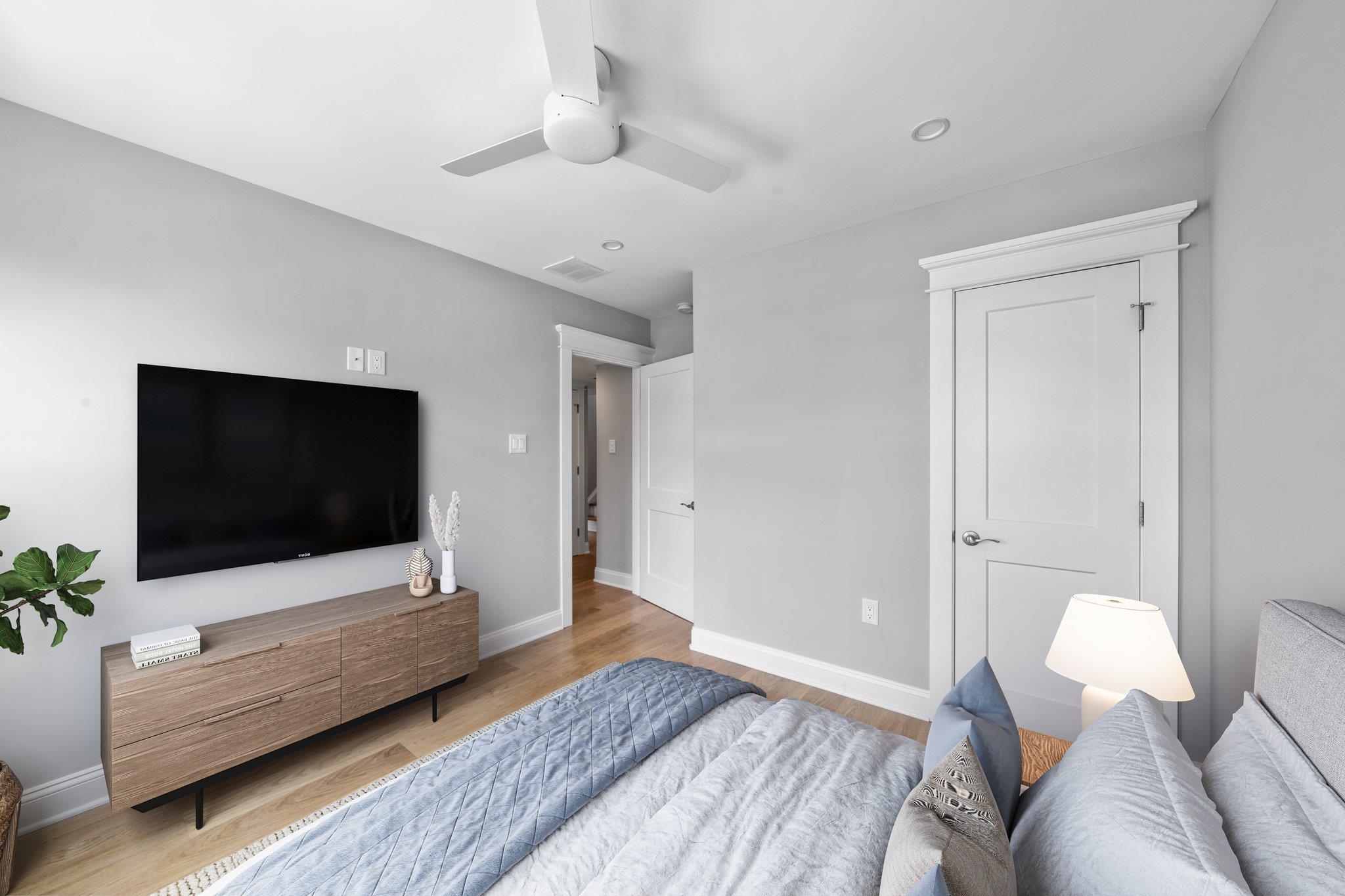 297 24th Street Unit: 297