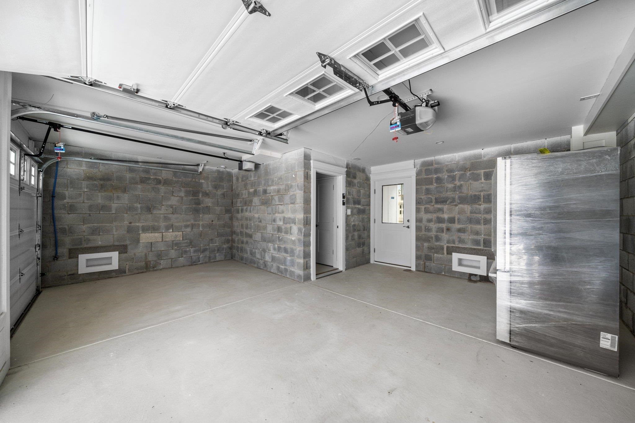 297 24th Street Unit: 297