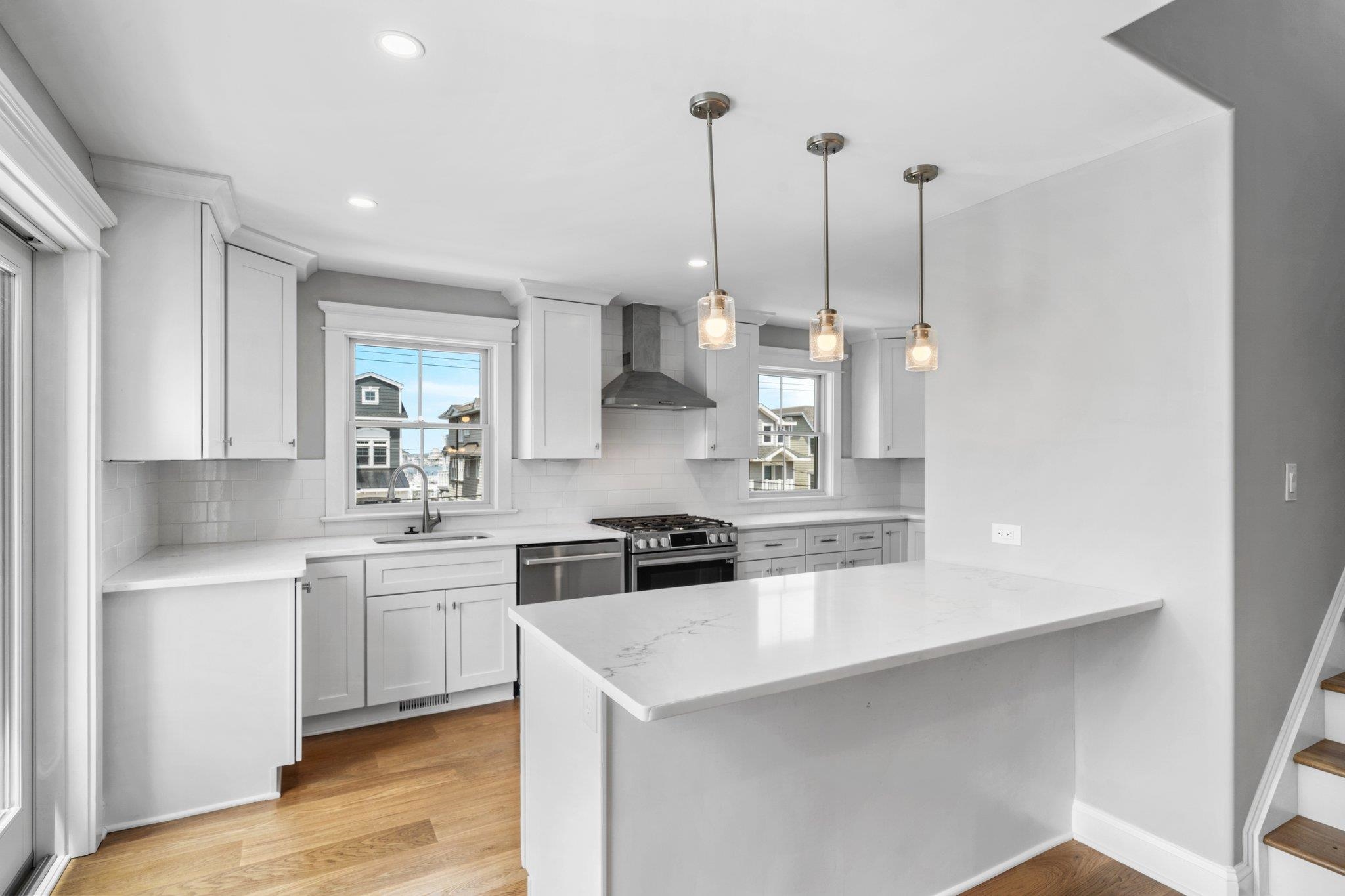 297 24th Street Unit: 297