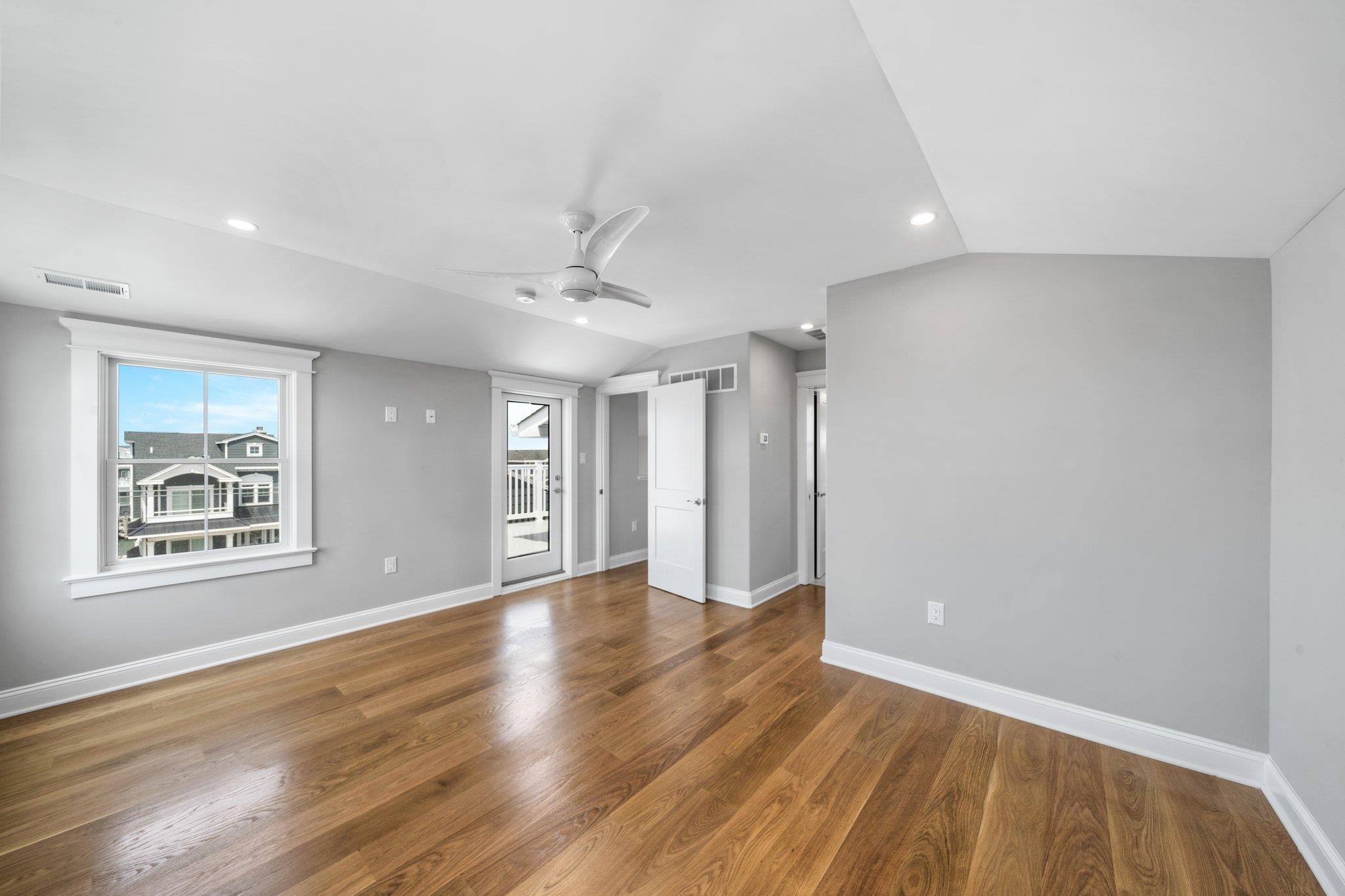 297 24th Street Unit: 297