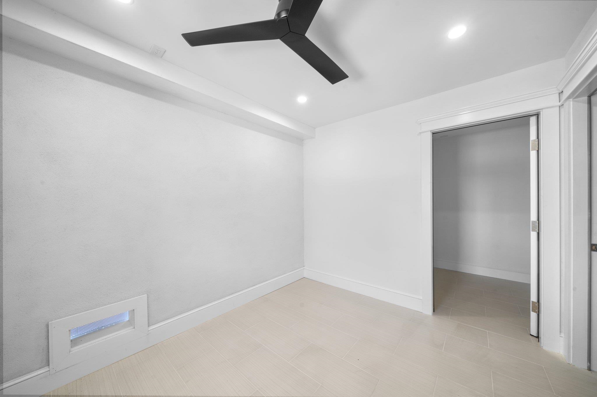 297 24th Street Unit: 297