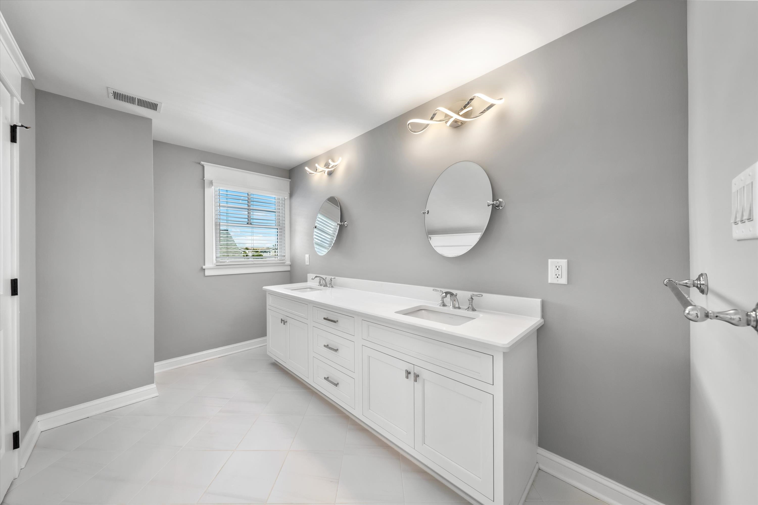 1005 Dune Drive