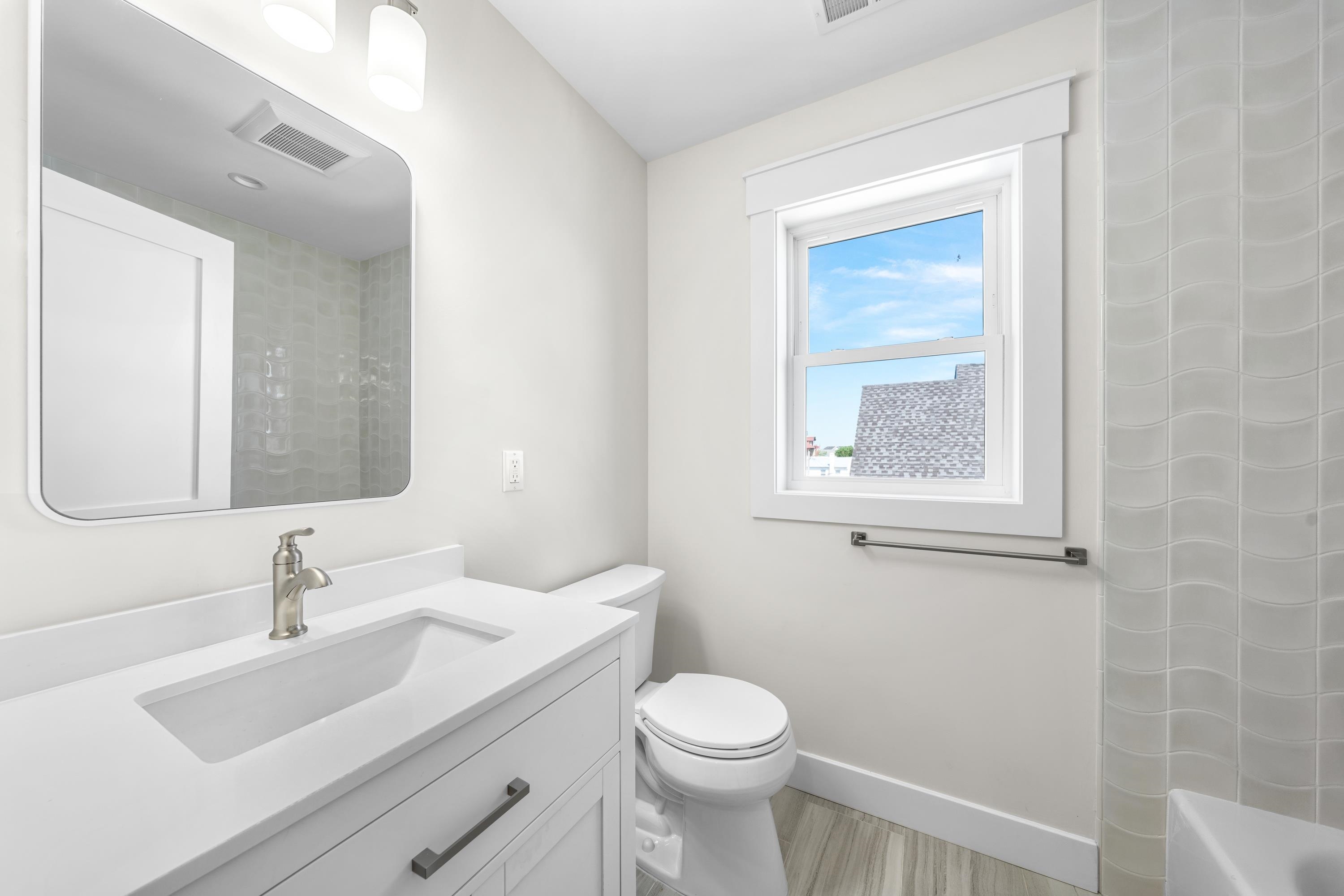 214 E 23rd Avenue Unit: w