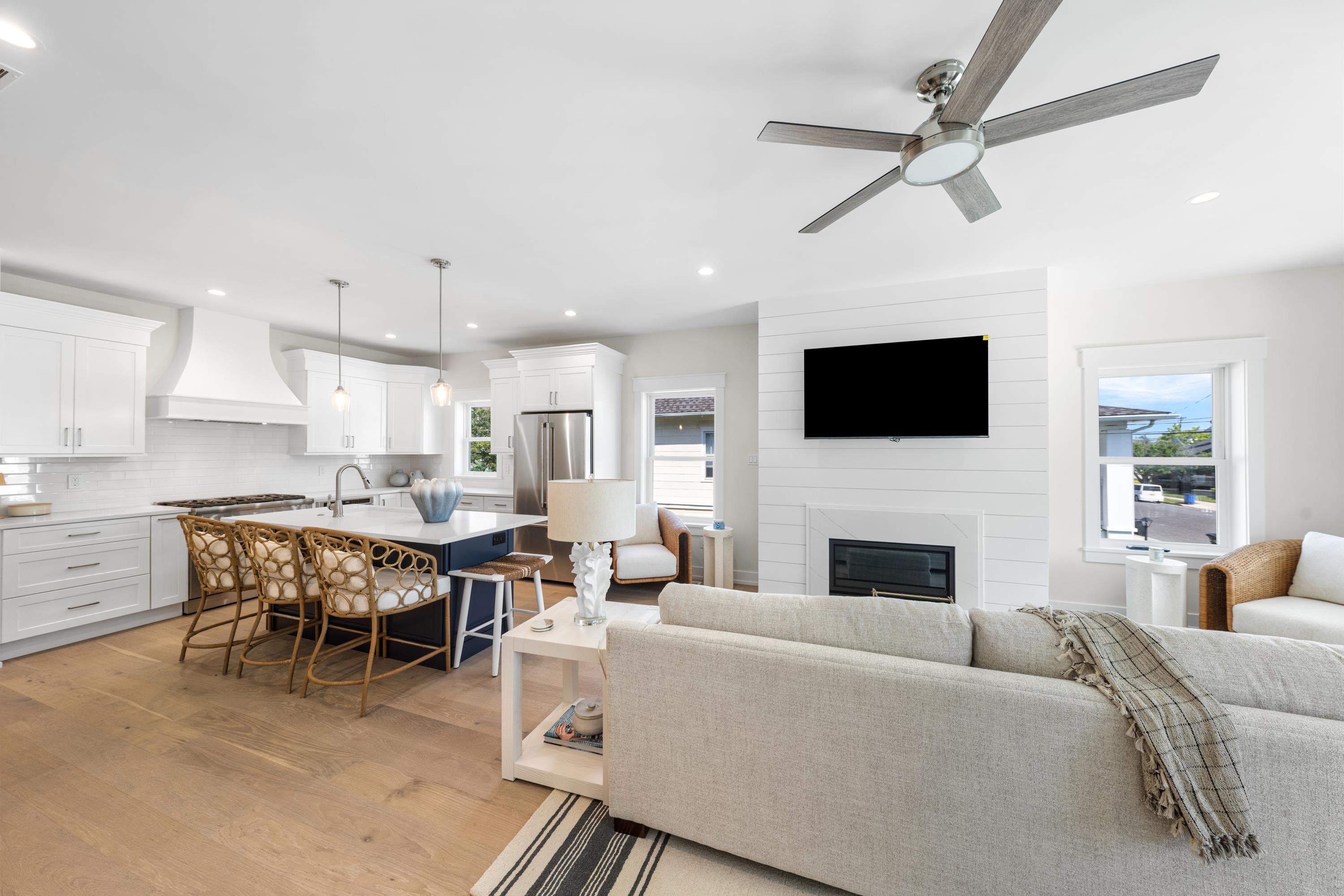214 E 23rd Avenue Unit: w