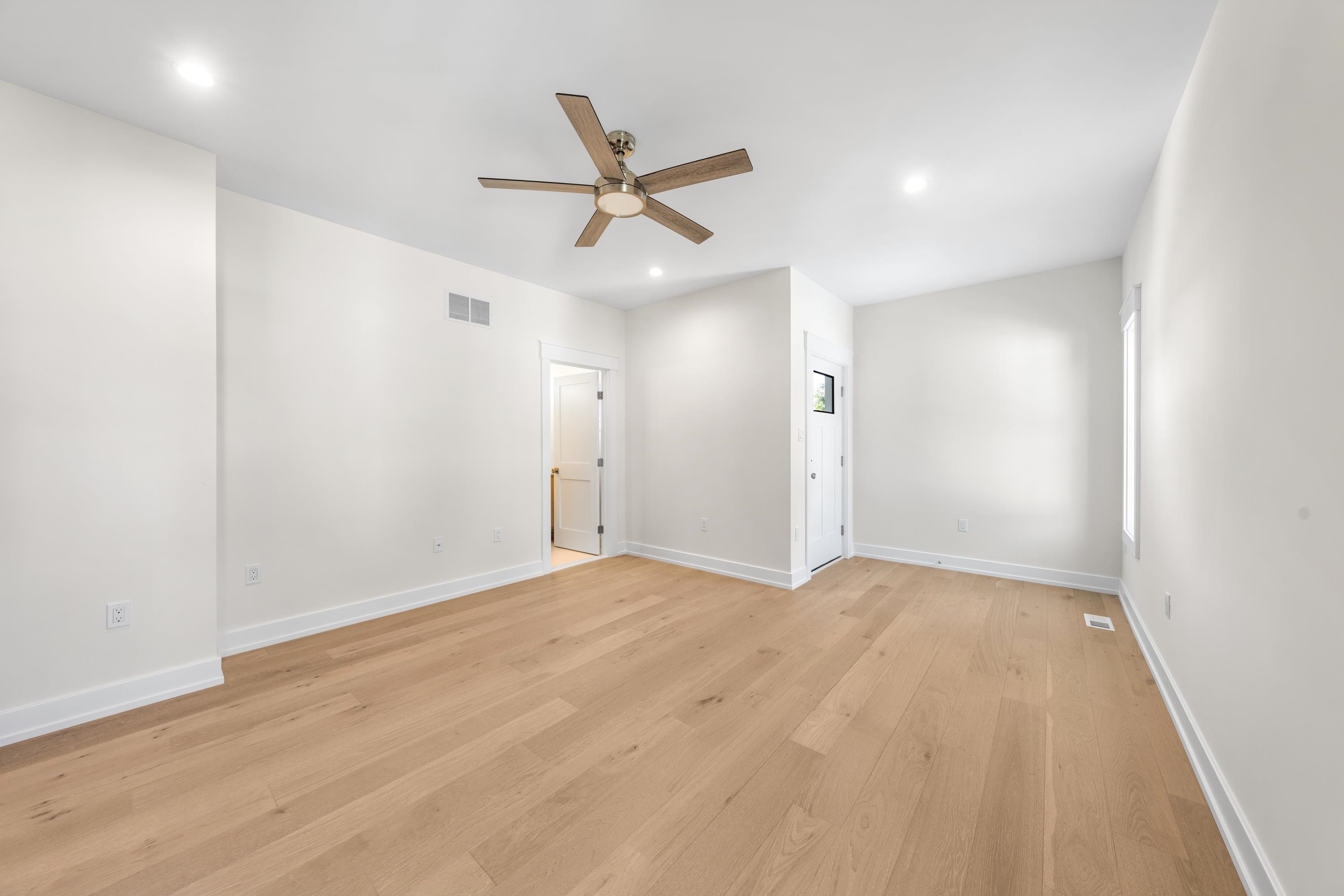 214 E 23rd Avenue Unit: w