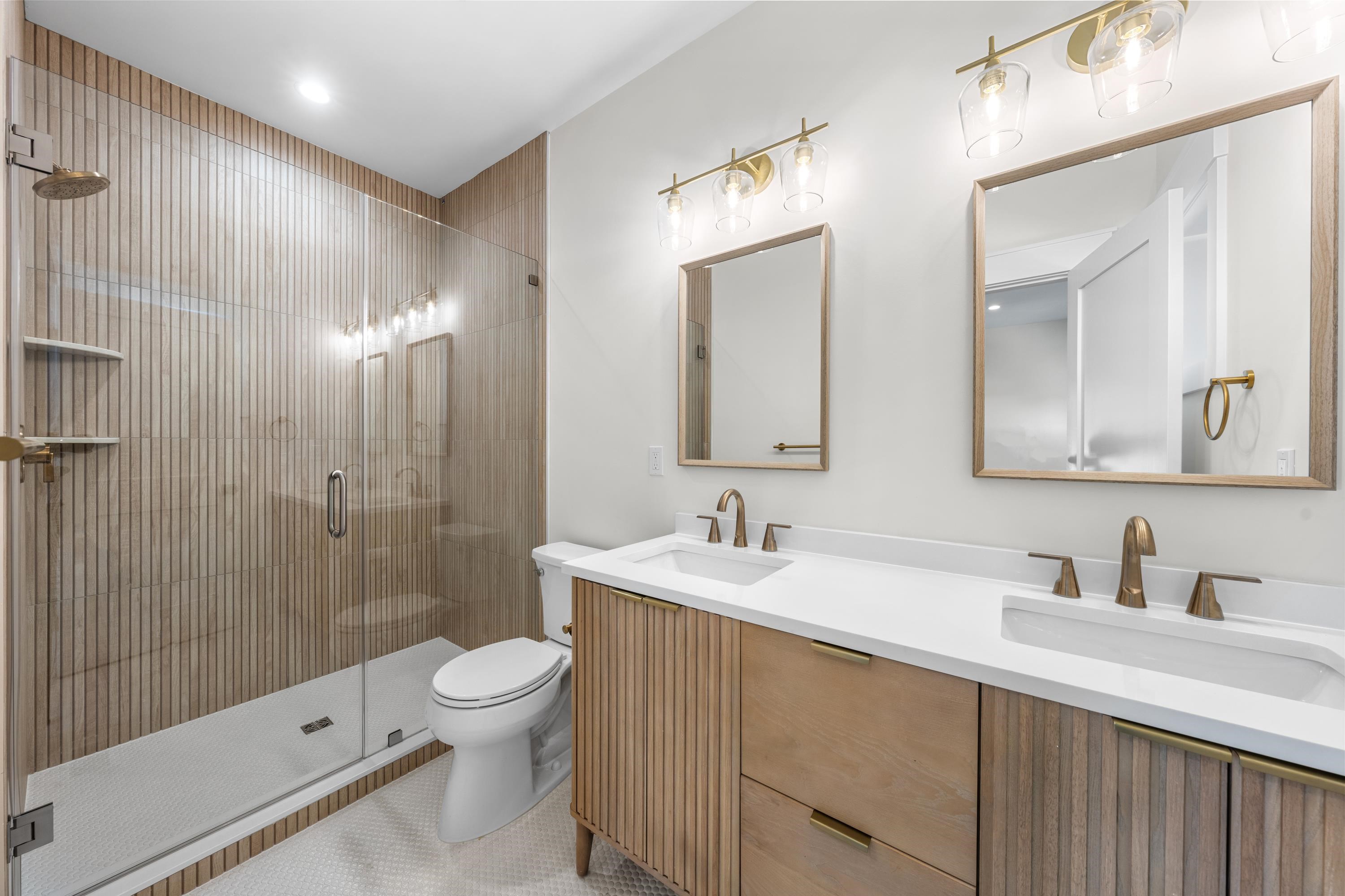 214 E 23rd Avenue Unit: w