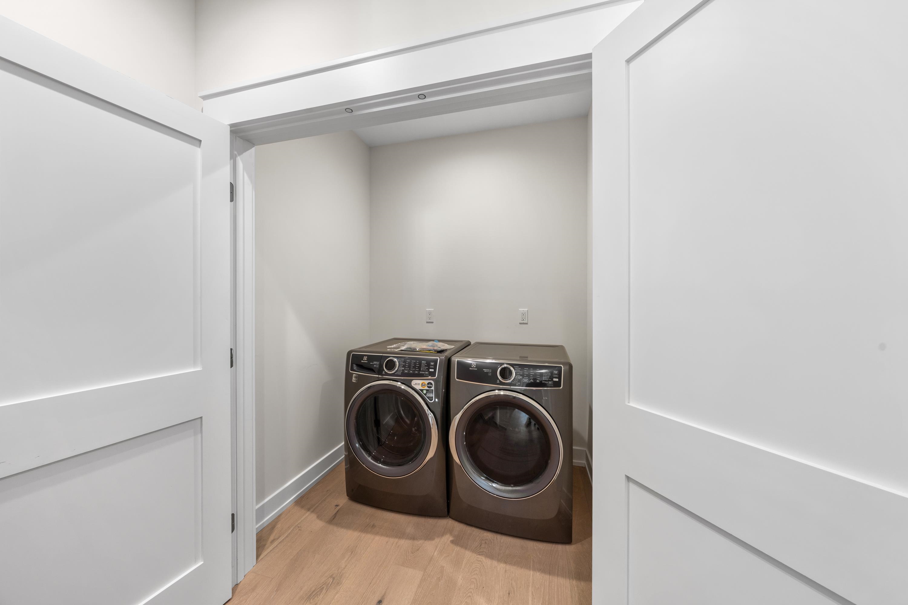 214 E 23rd Avenue Unit: w