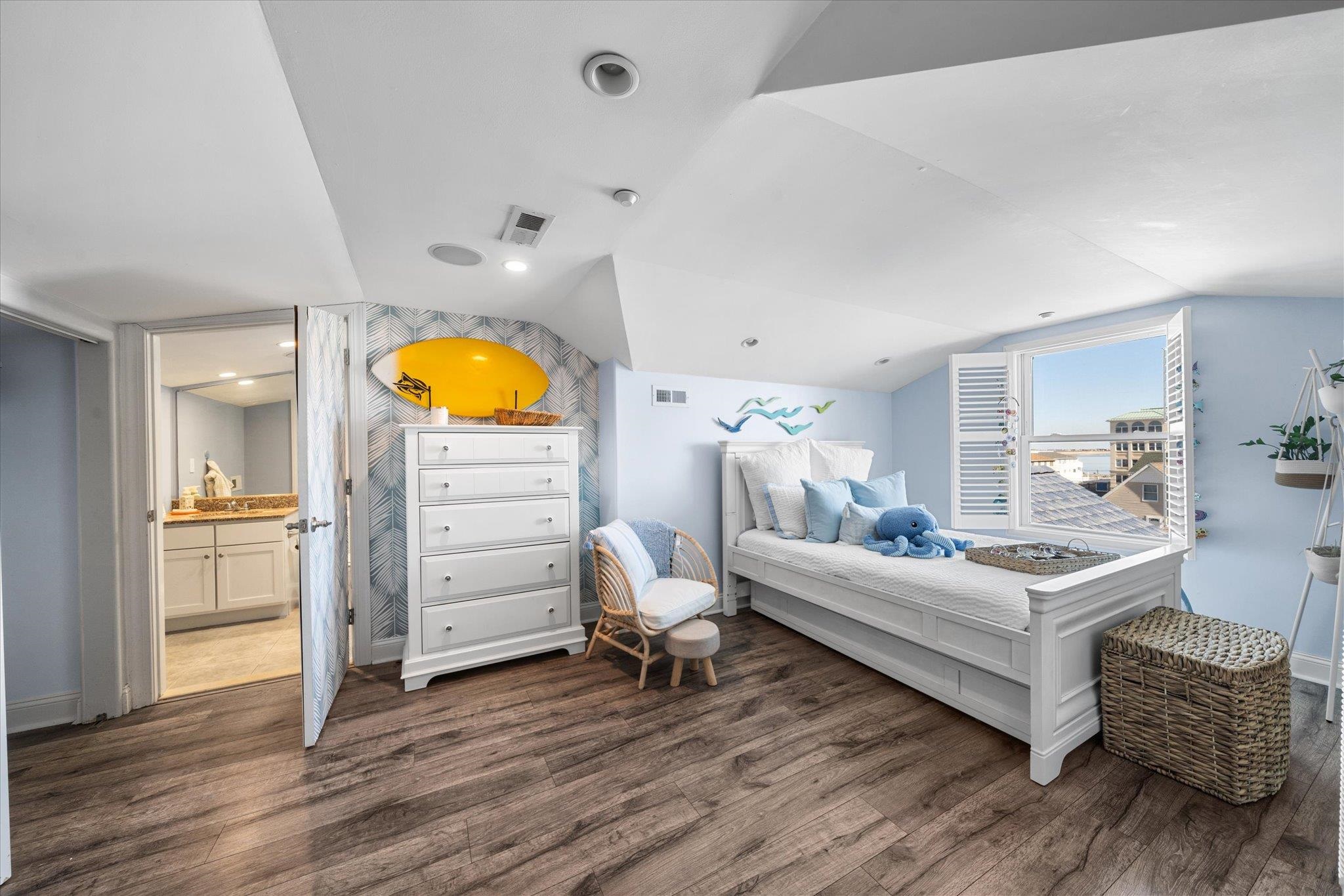 110 W Walnut Avenue Unit: 103