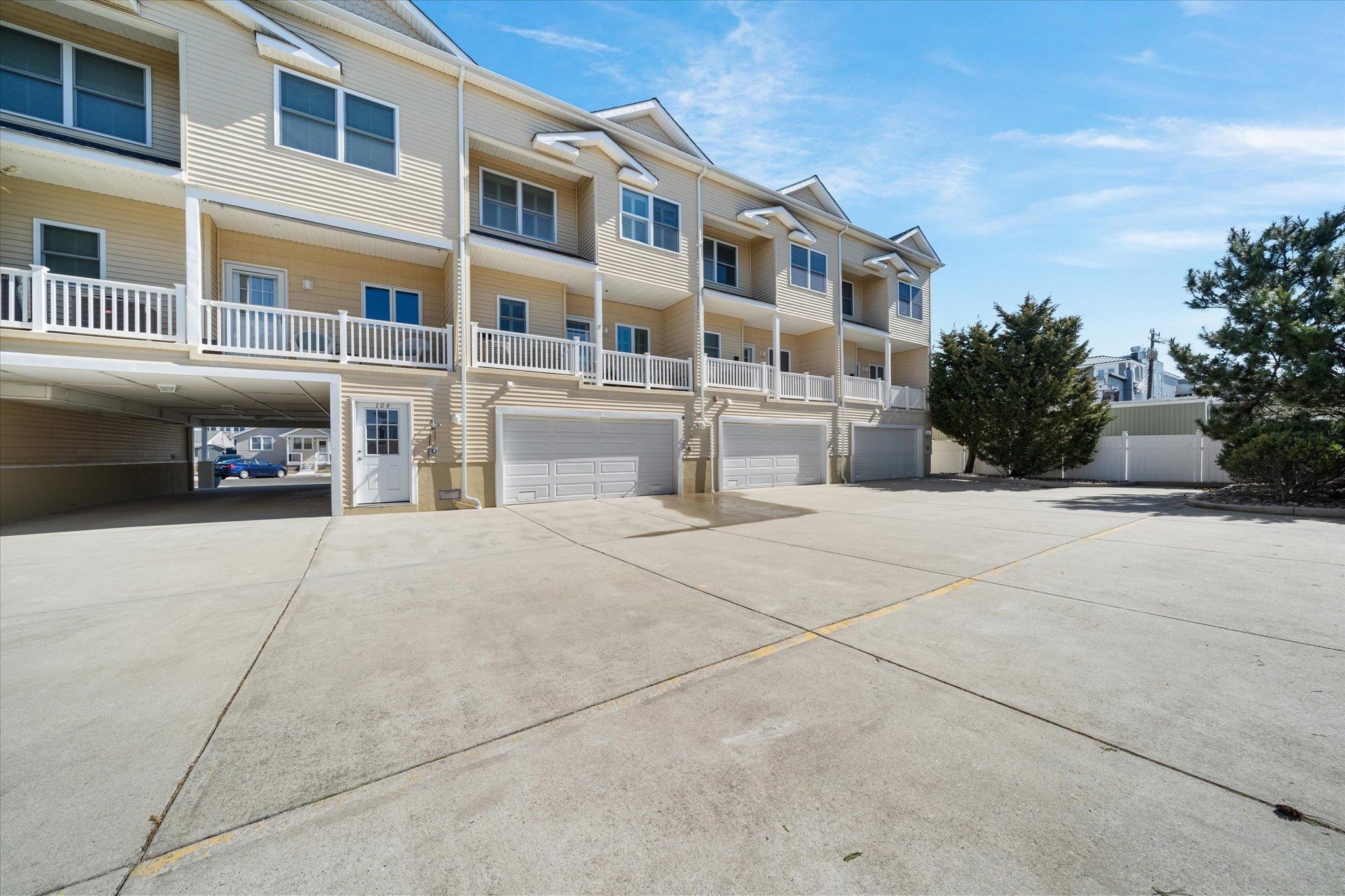 110 W Walnut Avenue Unit: 103