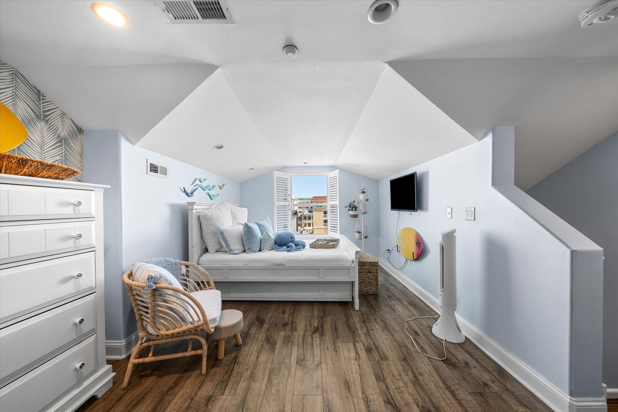 110 W Walnut Avenue Unit: 103