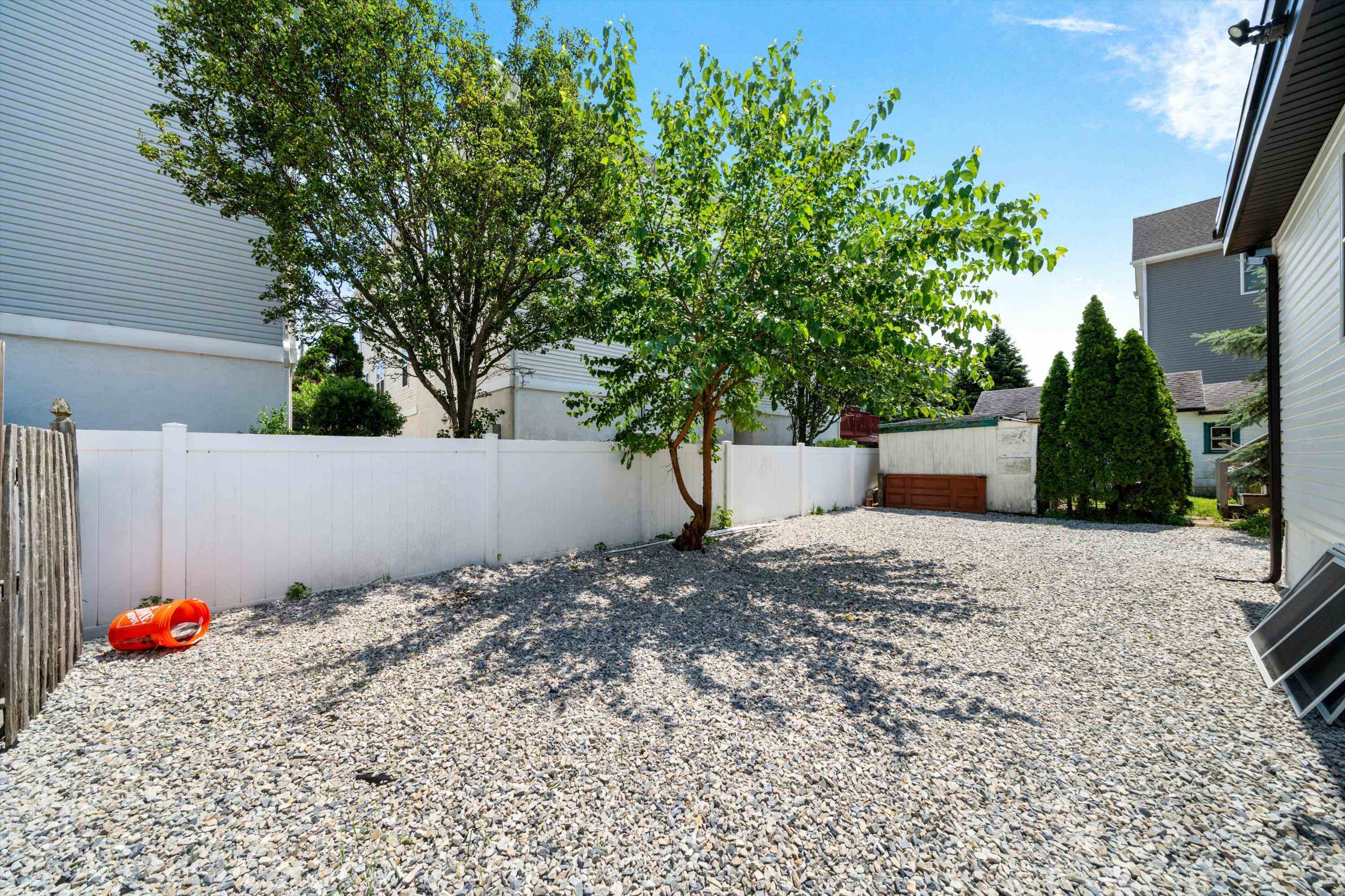 125 E Pine Avenue