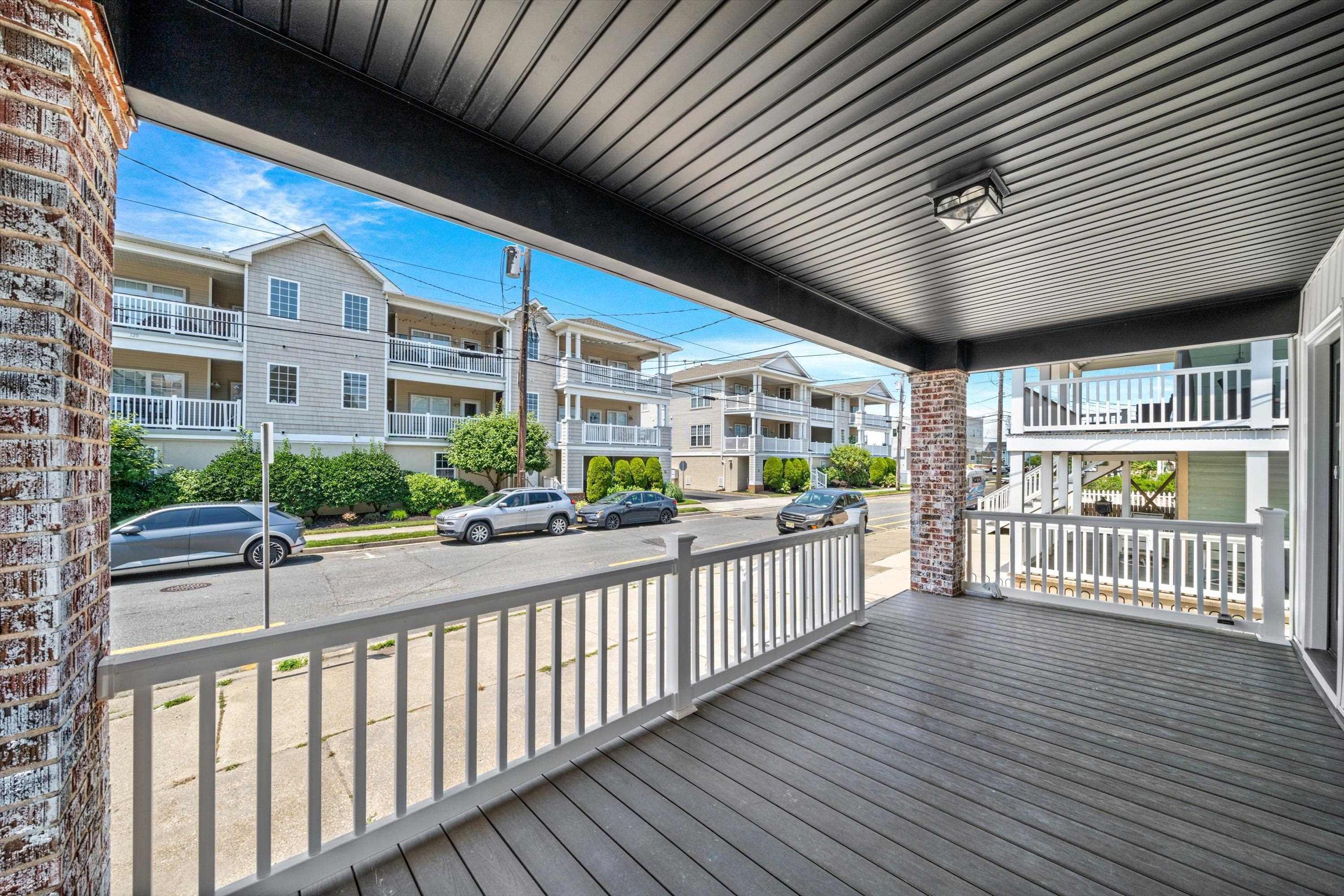 125 E Pine Avenue