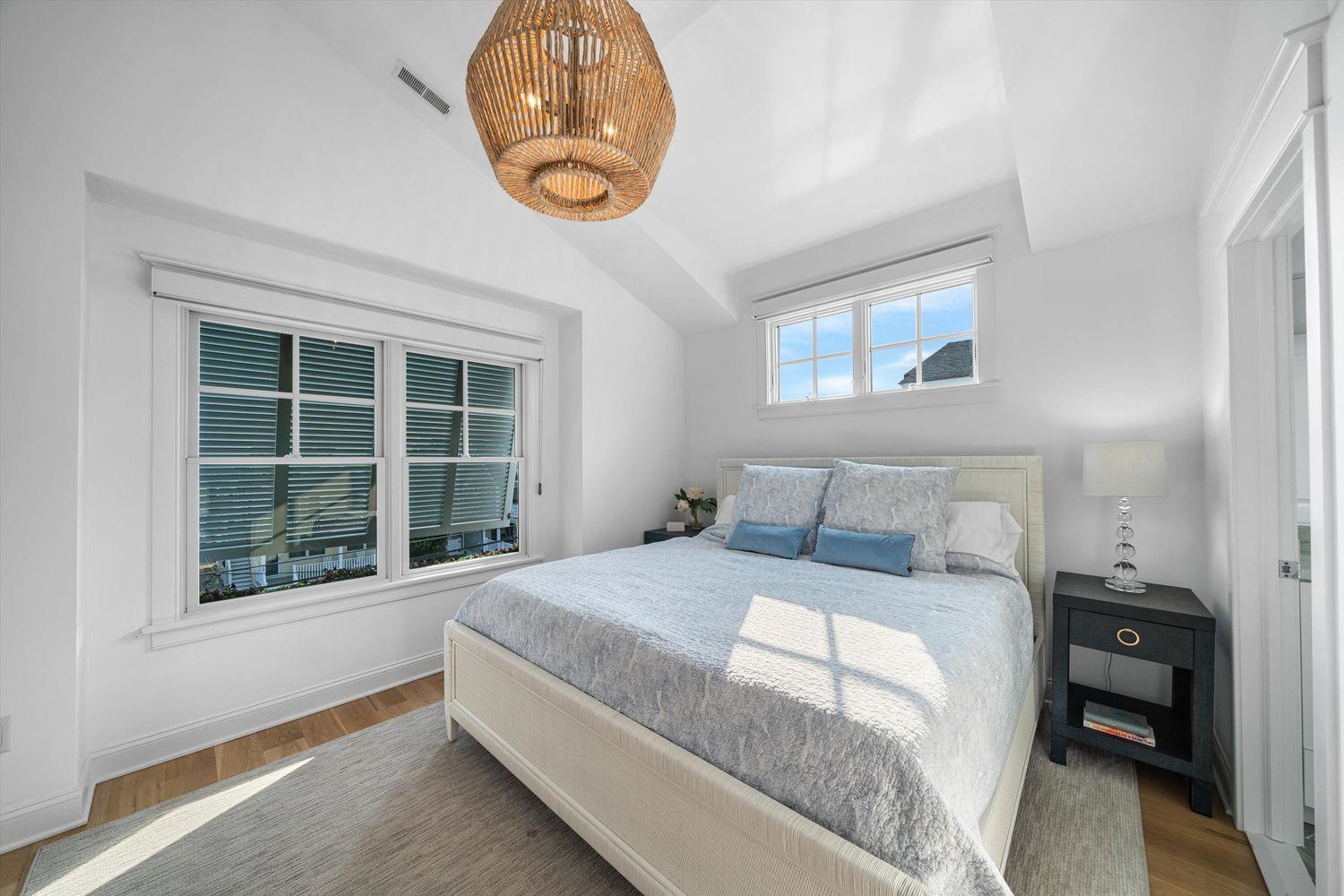 437 20th Street Unit: 437