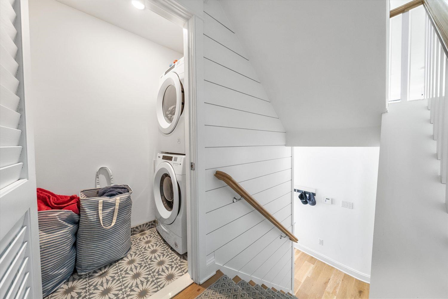 437 20th Street Unit: 437