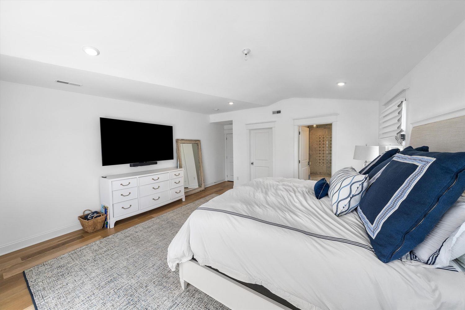 437 20th Street Unit: 437