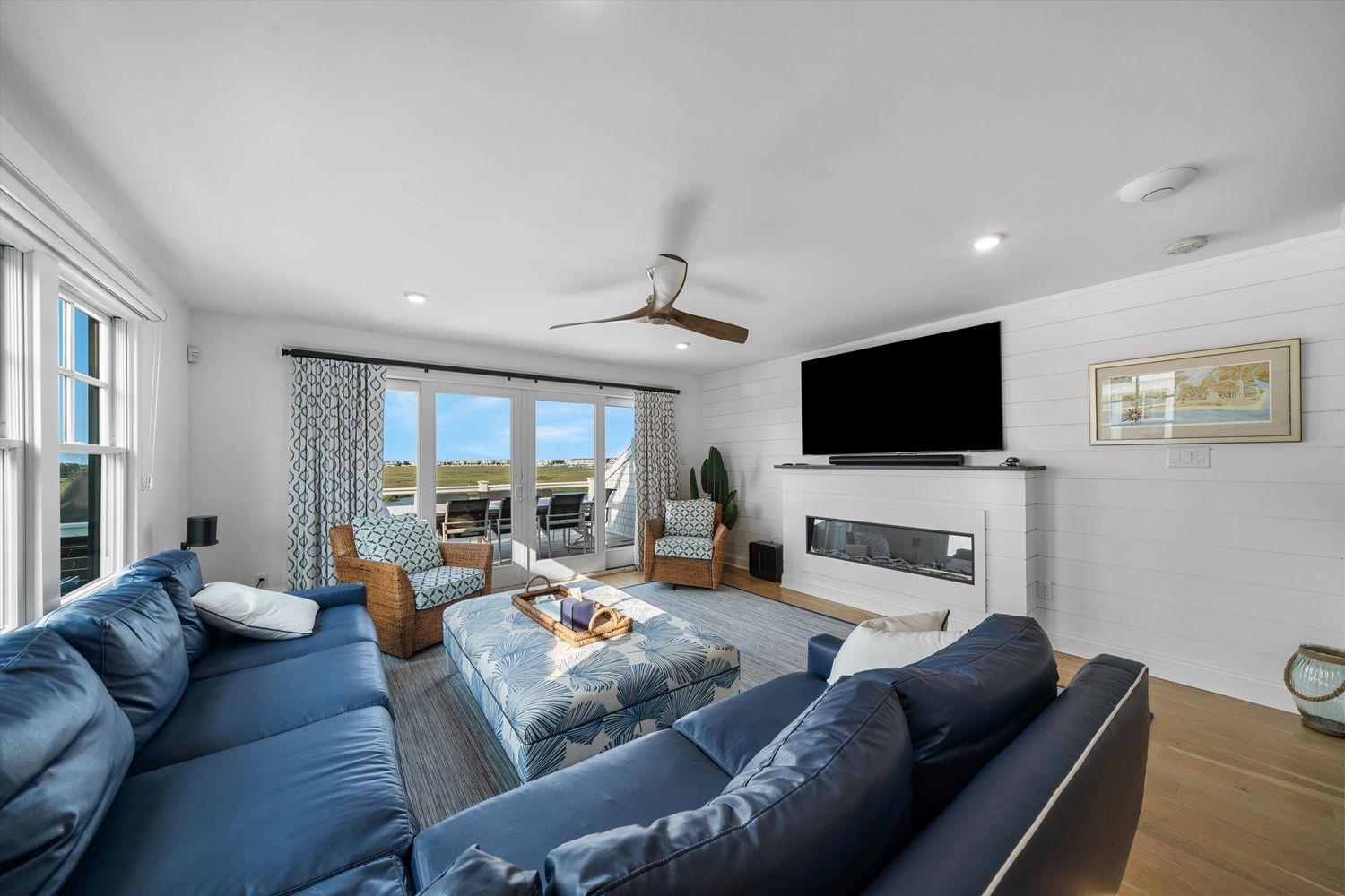 437 20th Street Unit: 437