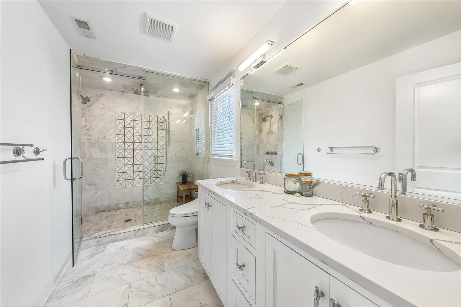 437 20th Street Unit: 437