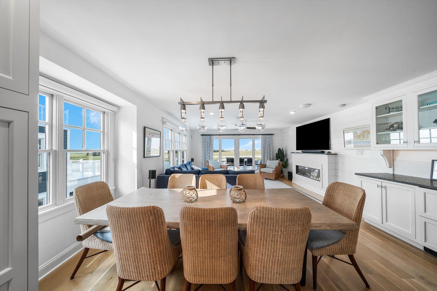 437 20th Street Unit: 437