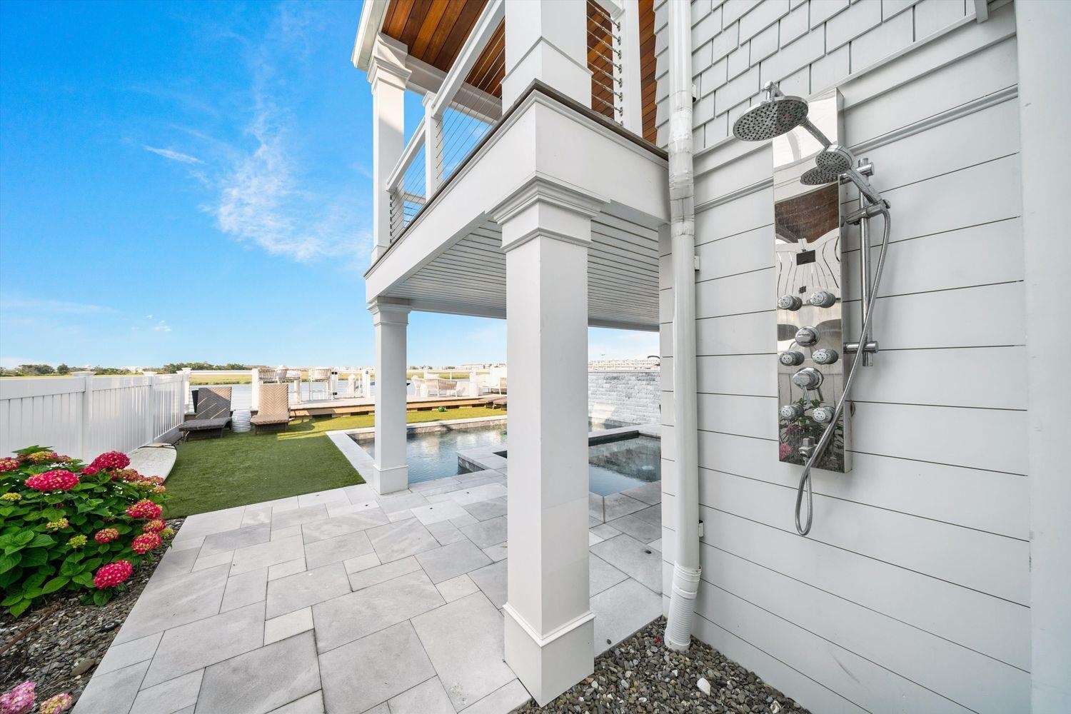 437 20th Street Unit: 437