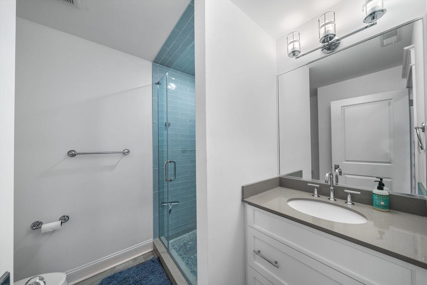 437 20th Street Unit: 437