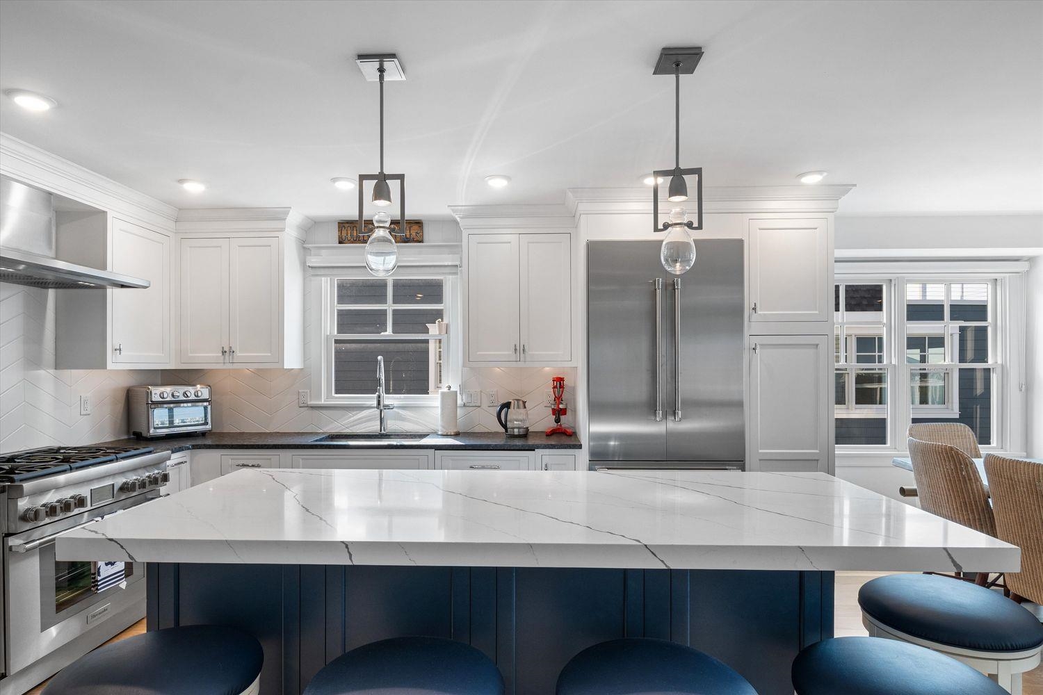 437 20th Street Unit: 437