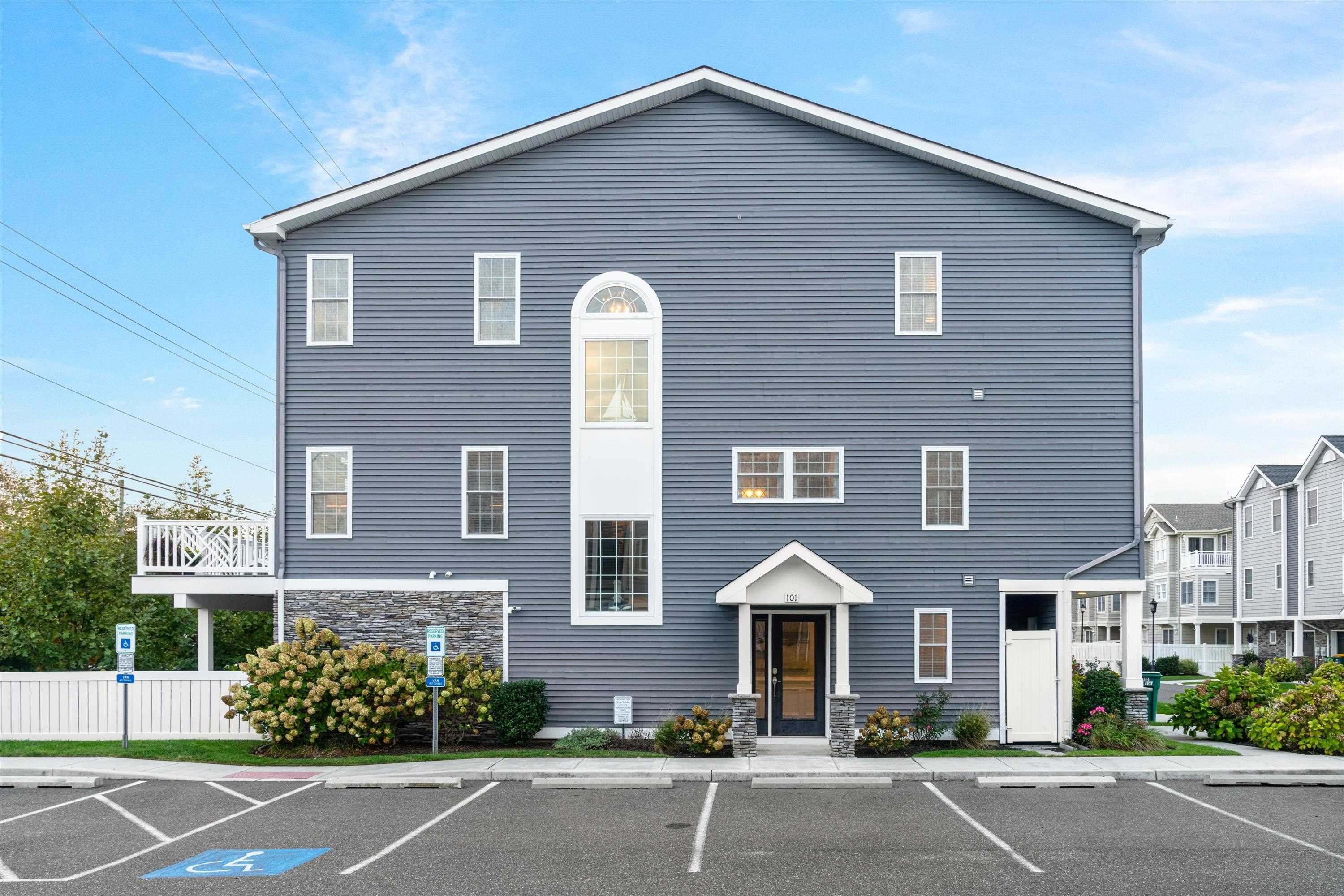 1116 Stone Harbor Blvd Unit: 101
