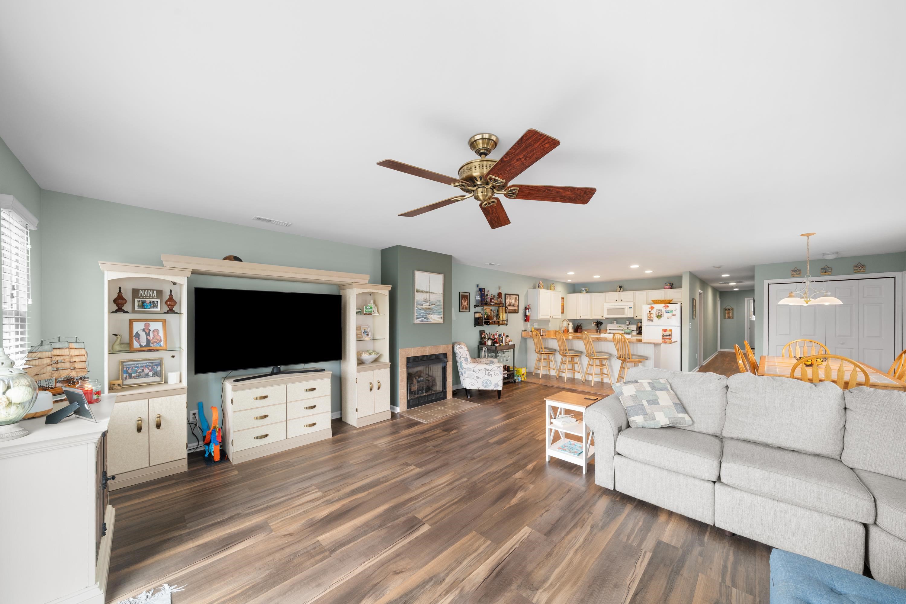 416 E 22nd Avenue Unit: B