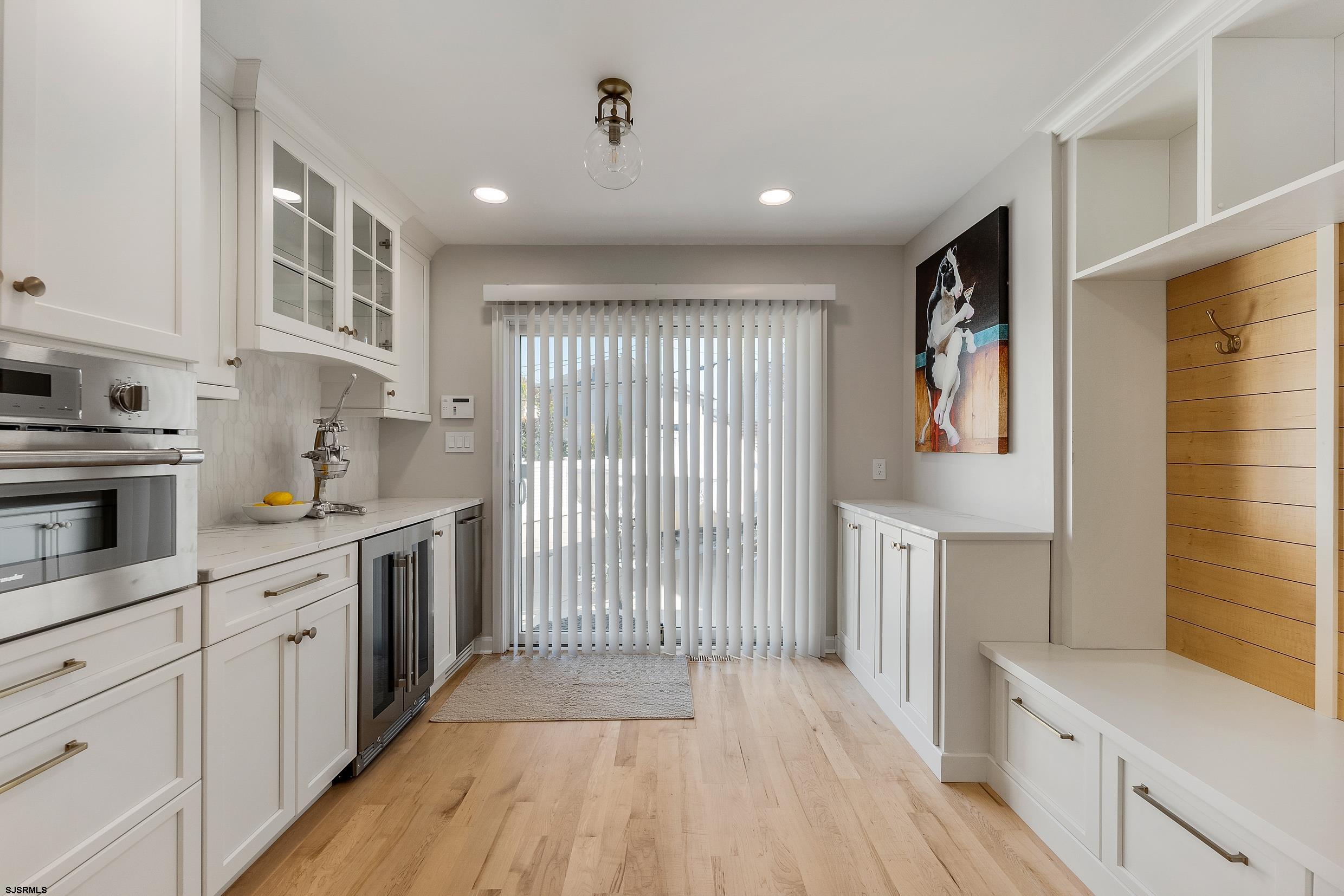 9 West Dr