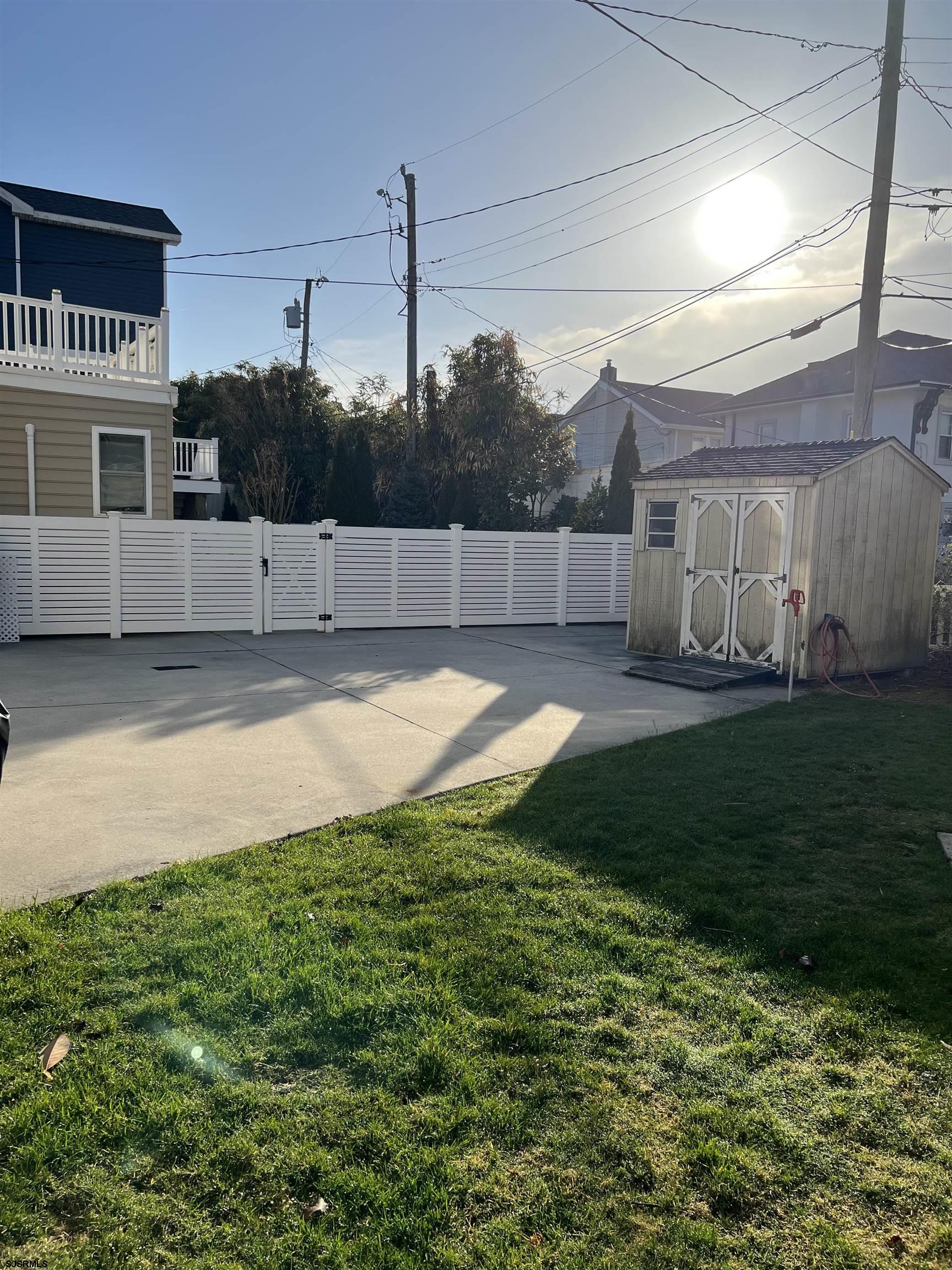9 West Dr