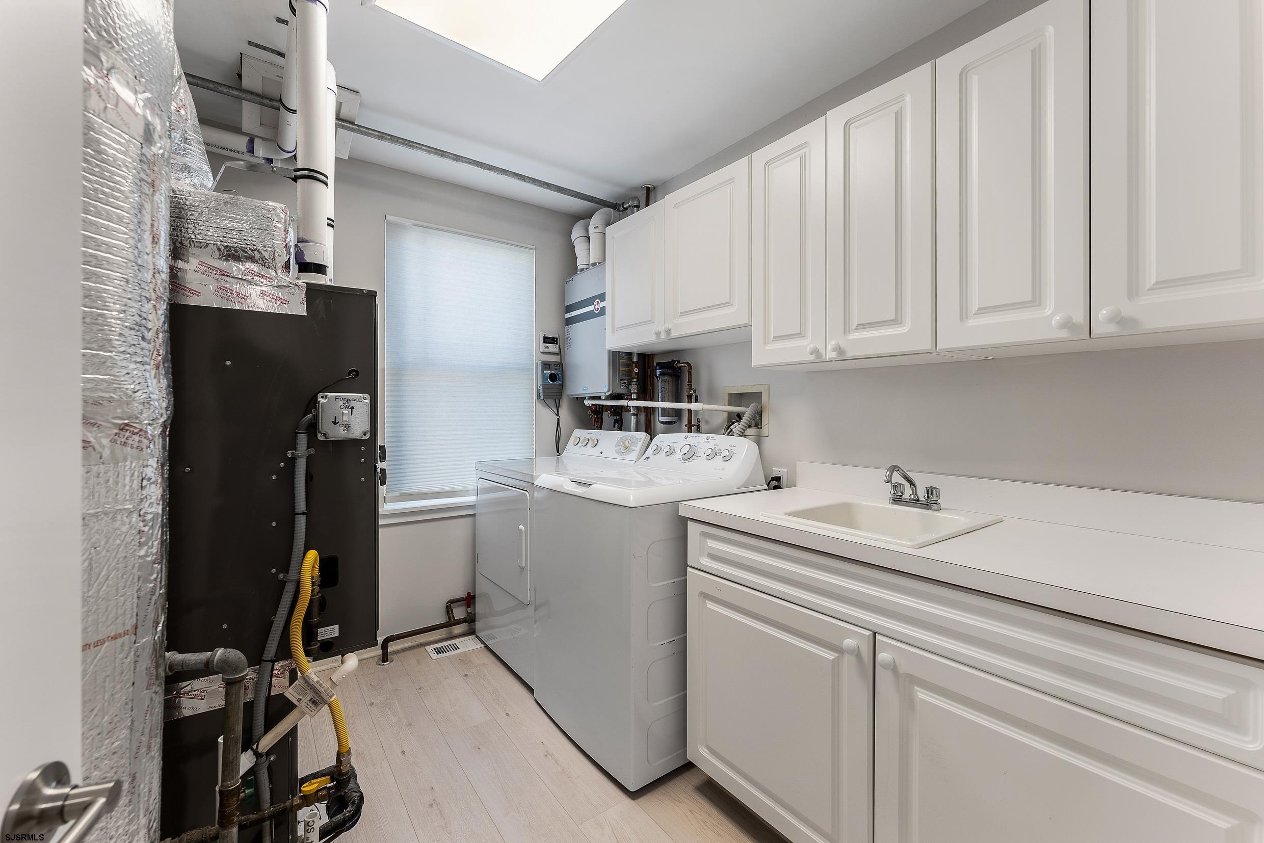 9 West Dr