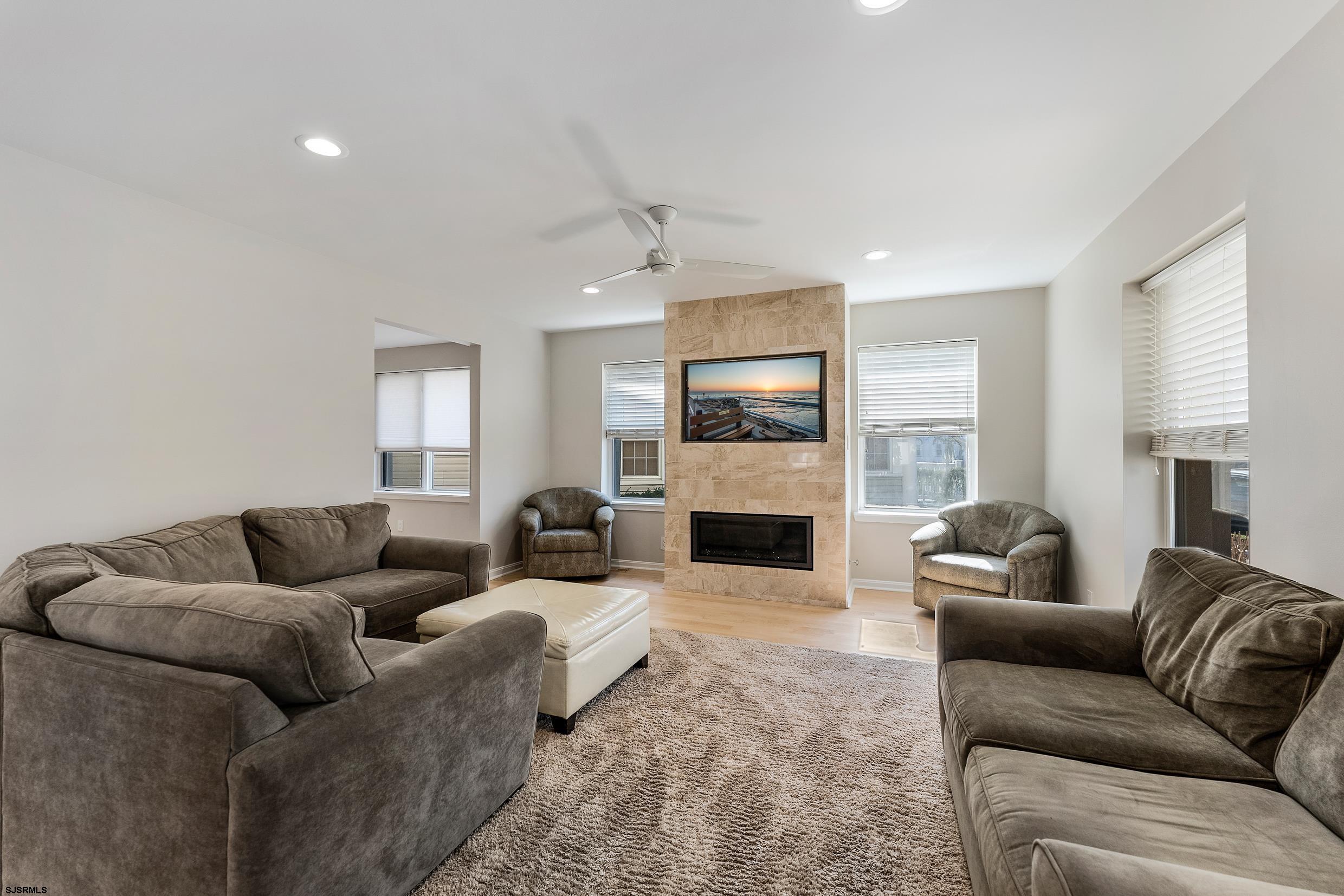 9 West Dr