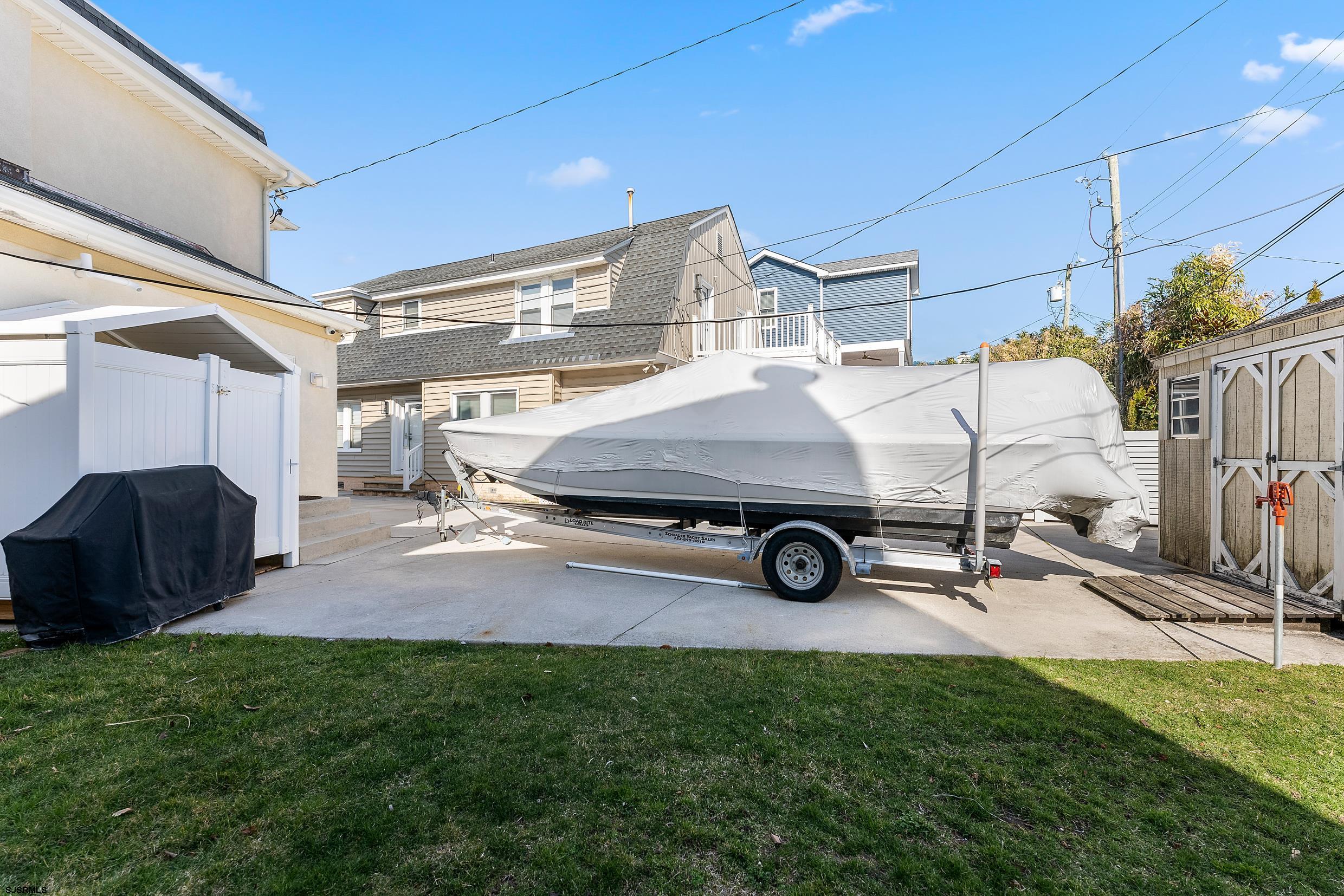 9 West Dr