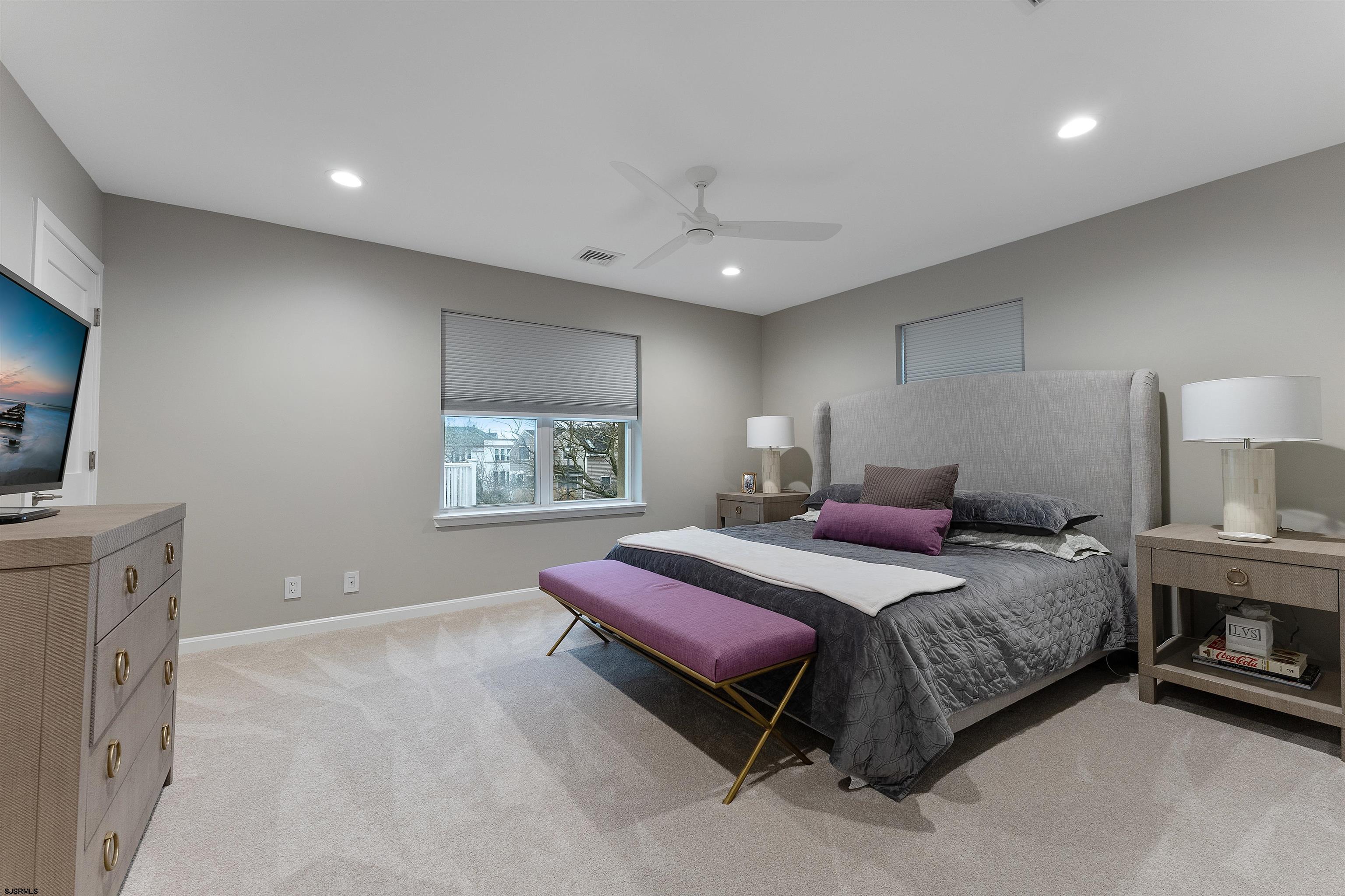 9 West Dr