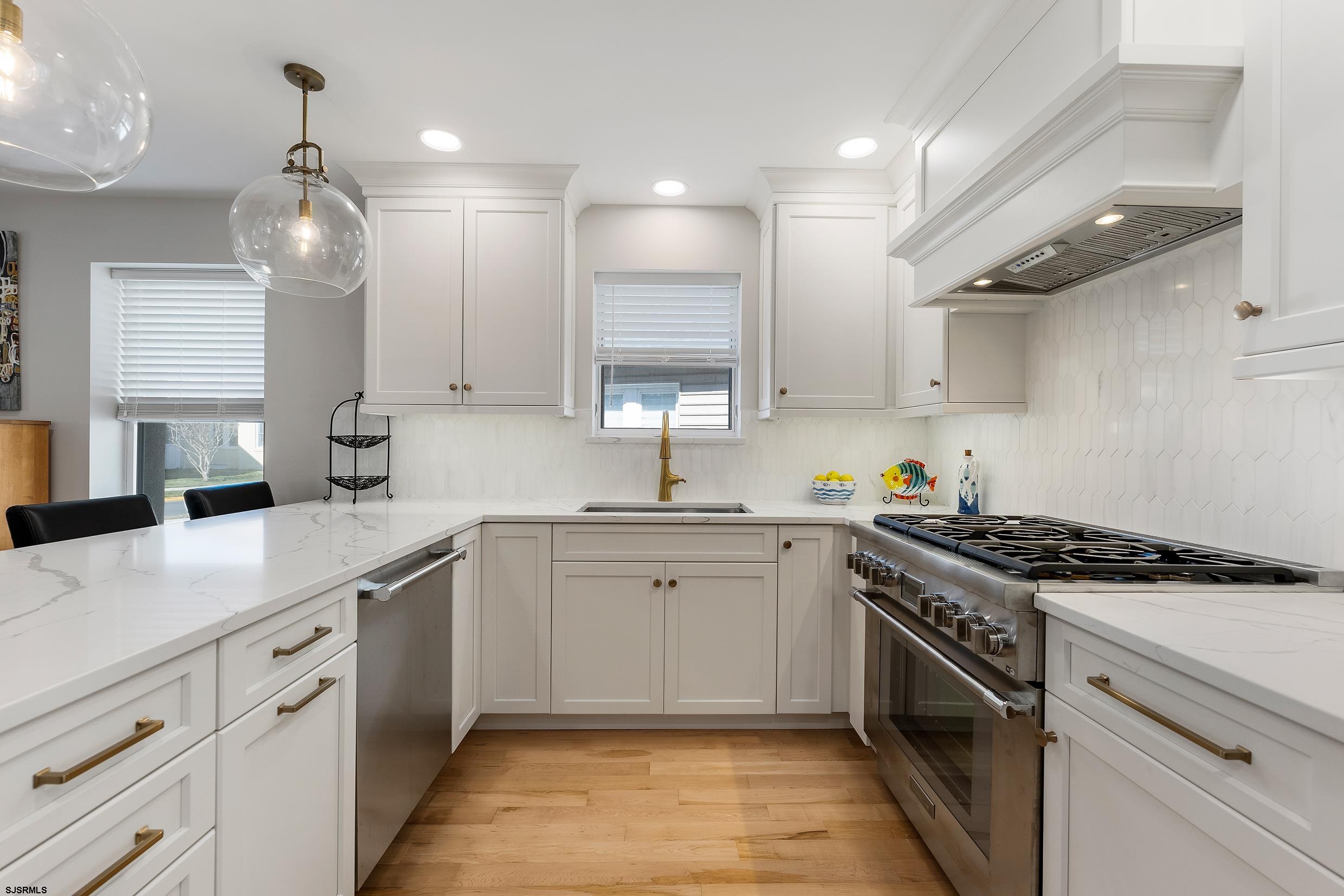 9 West Dr