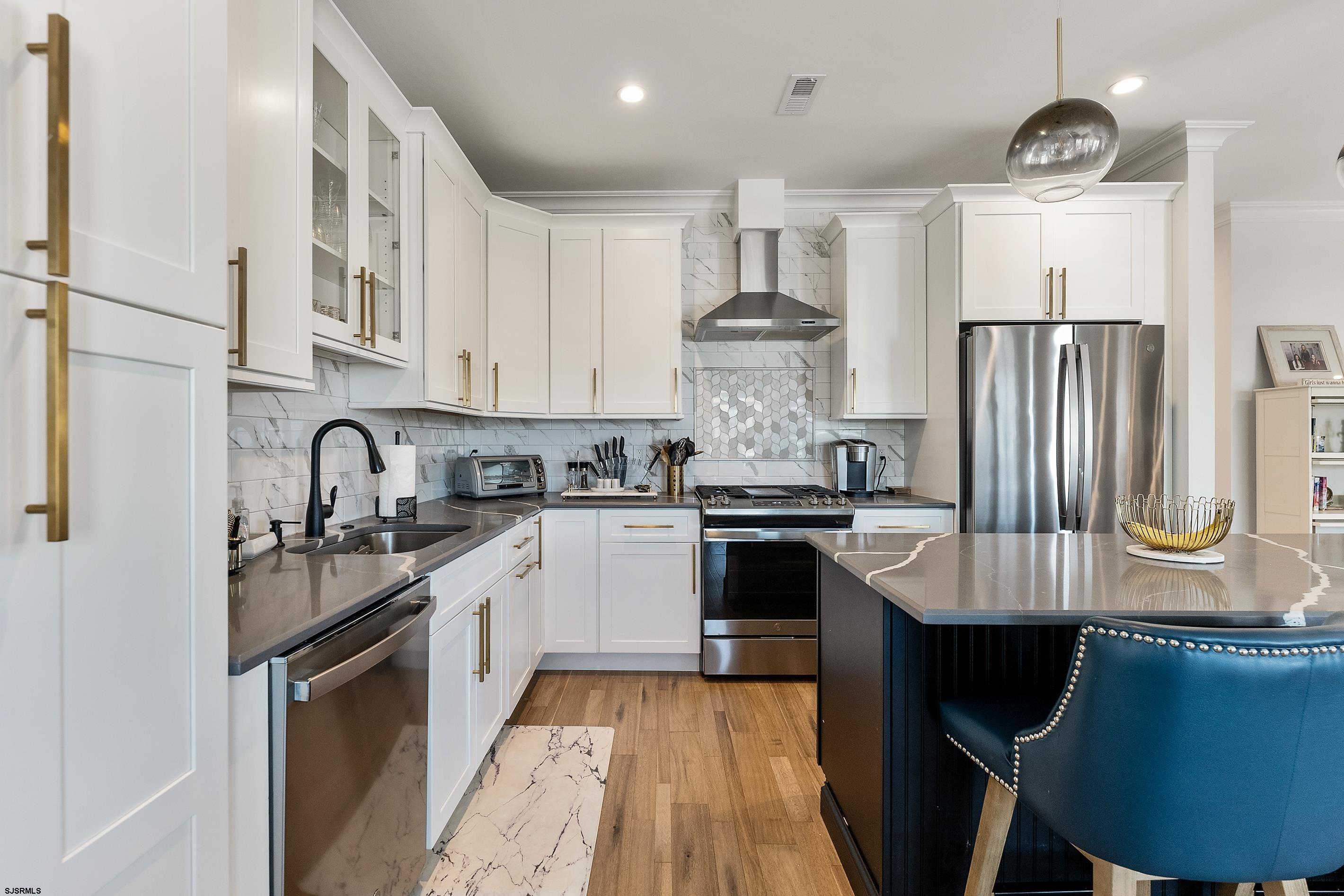 14 S Hillside Ave Unit: B