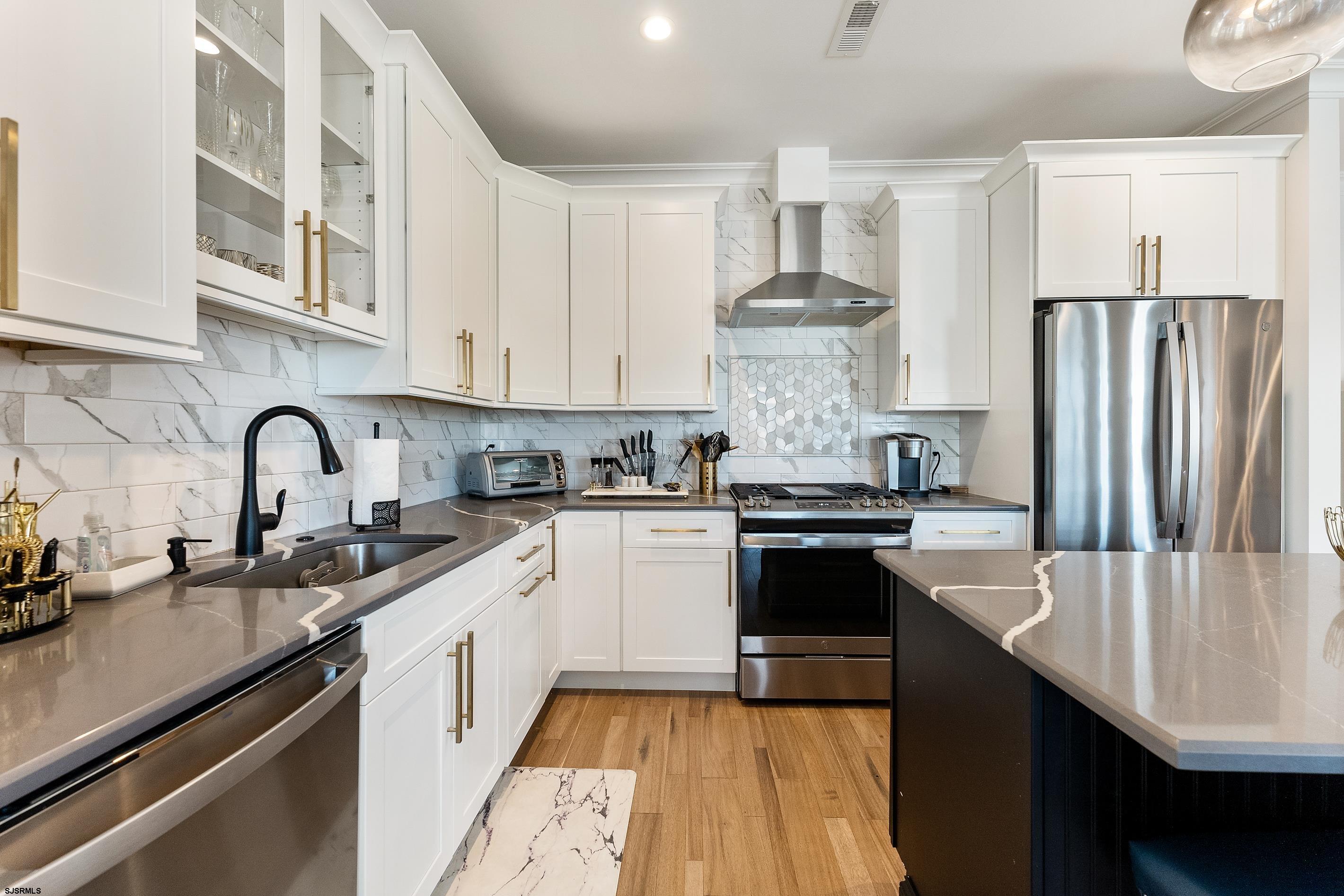 14 S Hillside Ave Unit: B