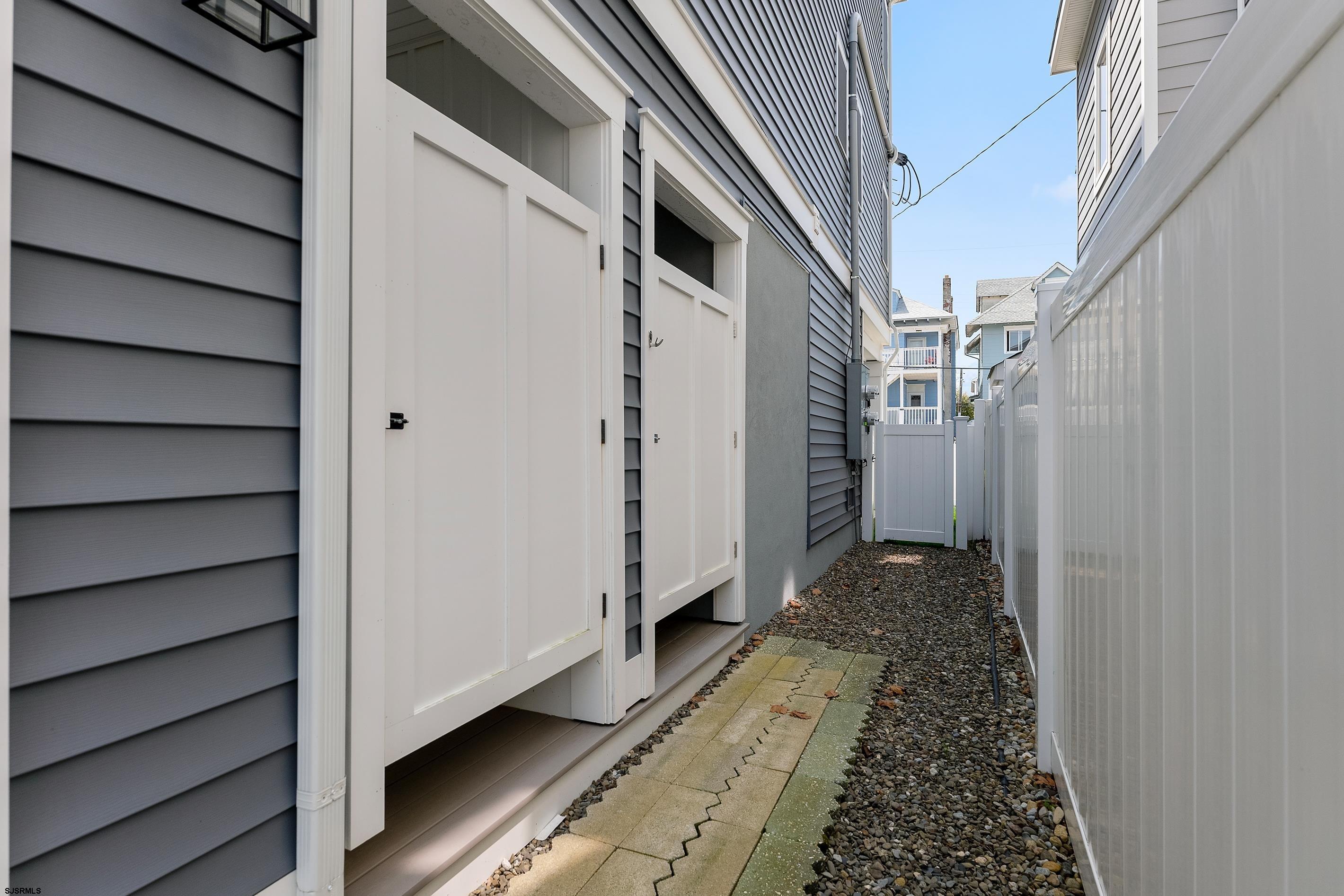 14 S Hillside Ave Unit: B
