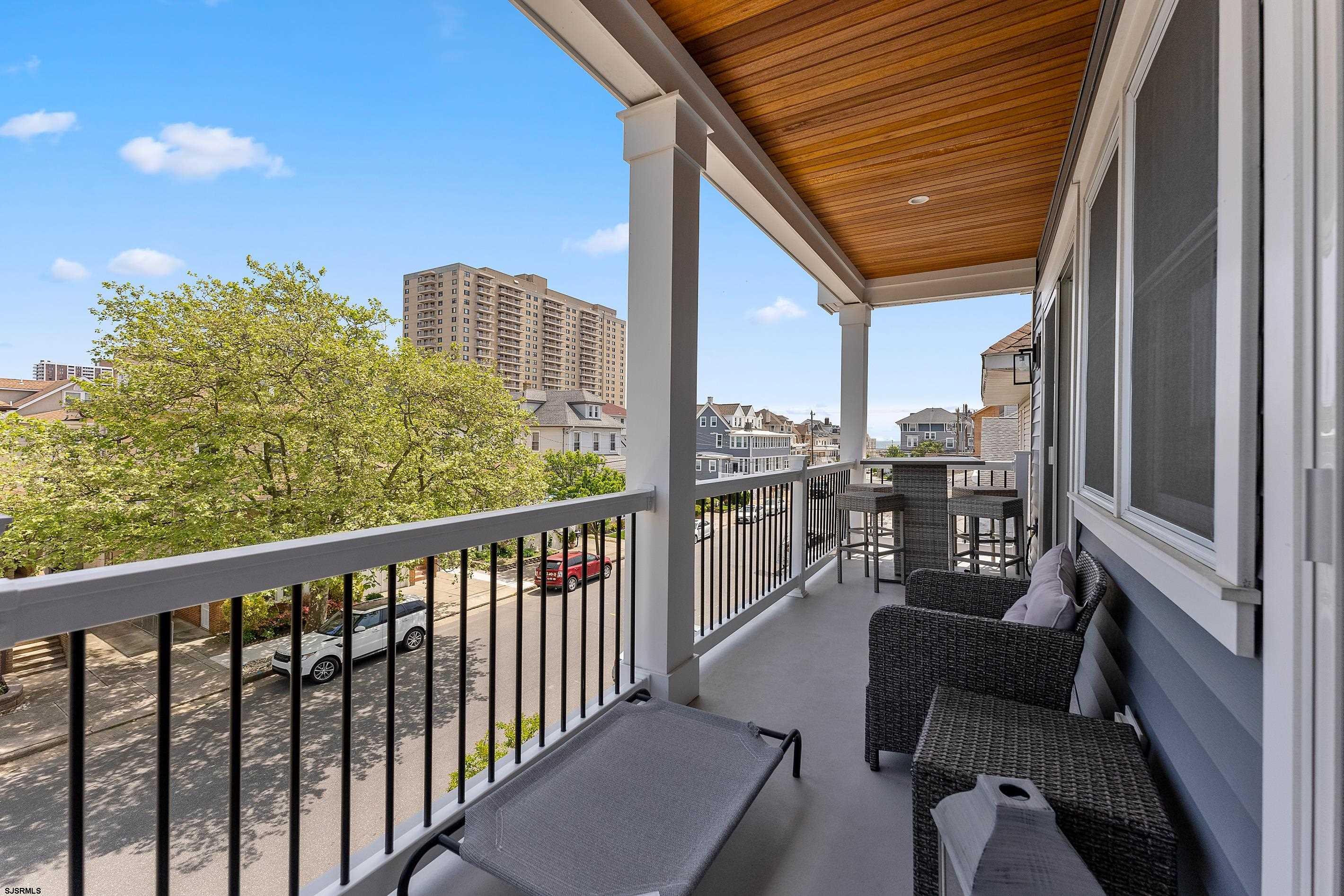 14 S Hillside Ave Unit: B