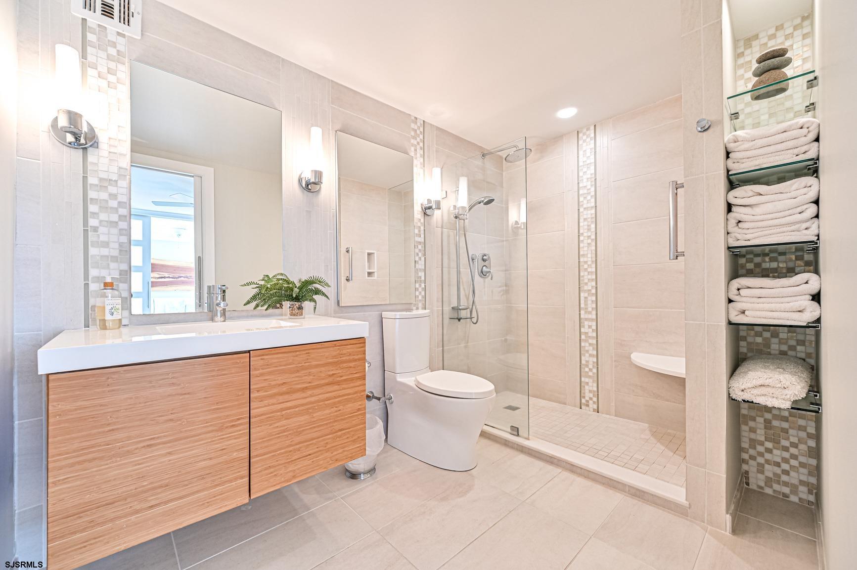 2700 Atlantic Ave Unit: 709